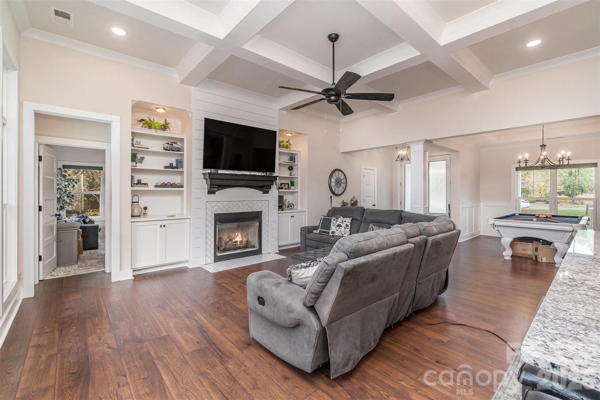 1851 White Fawn Lane