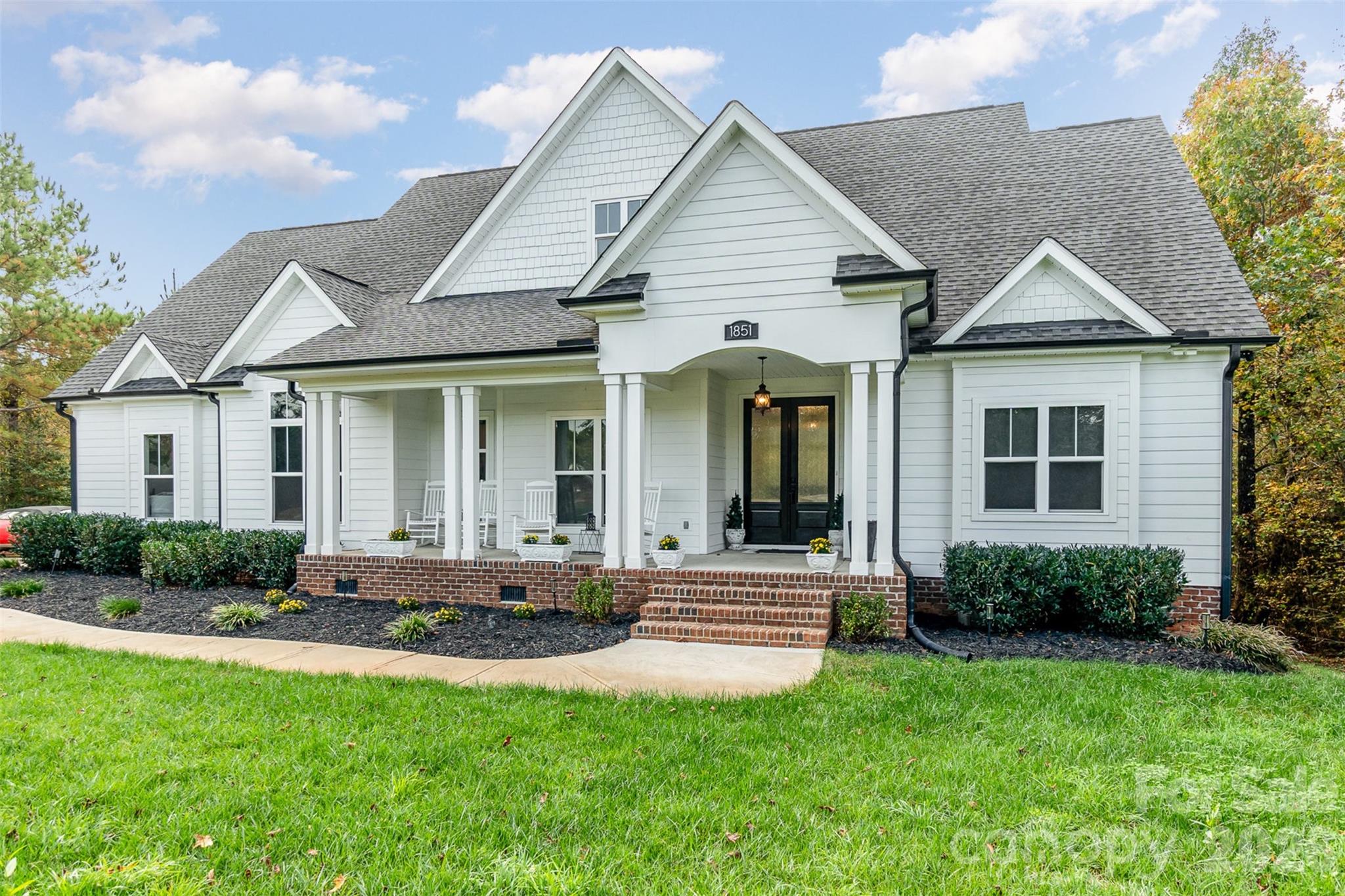 1851 White Fawn Lane