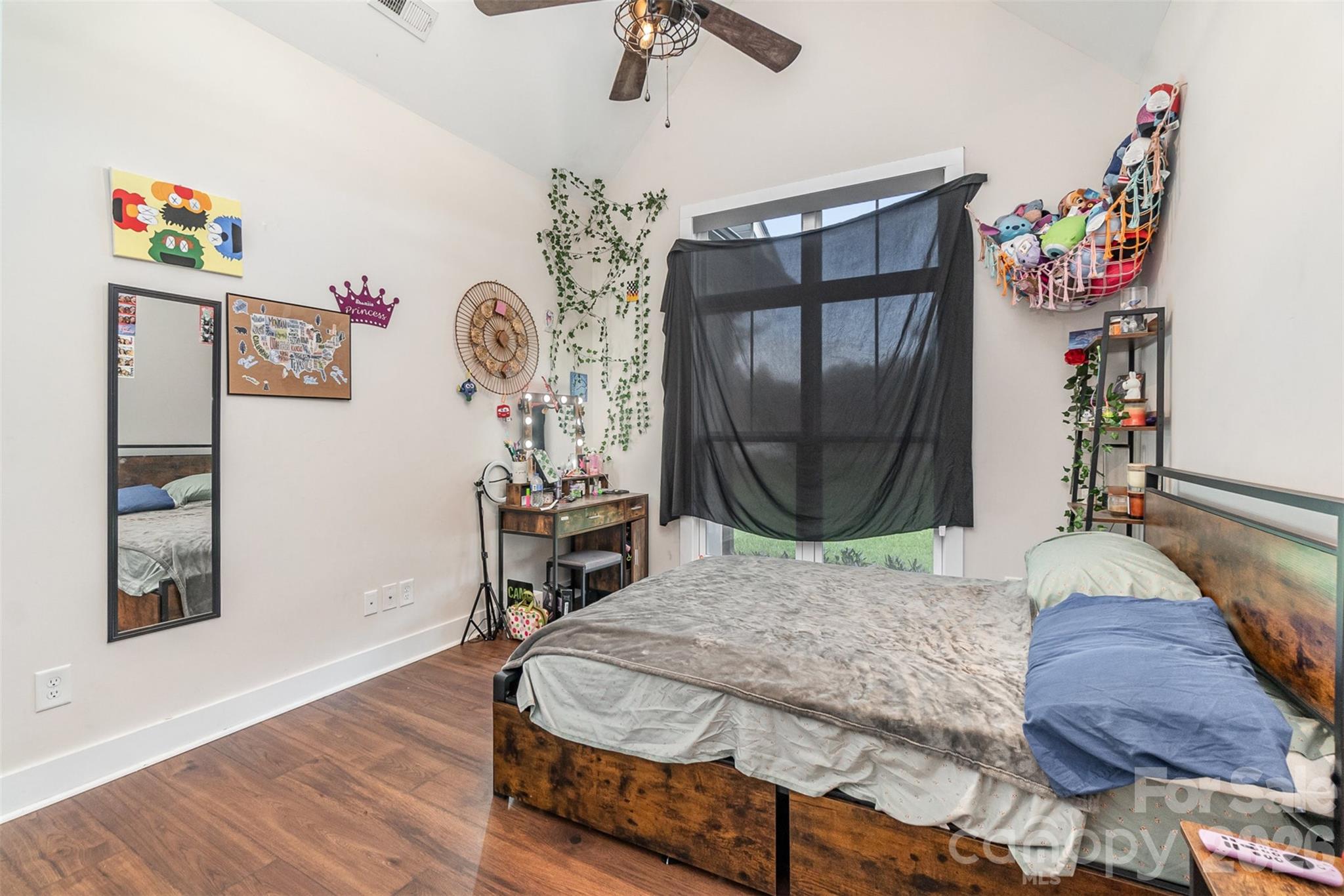 1851 White Fawn Lane