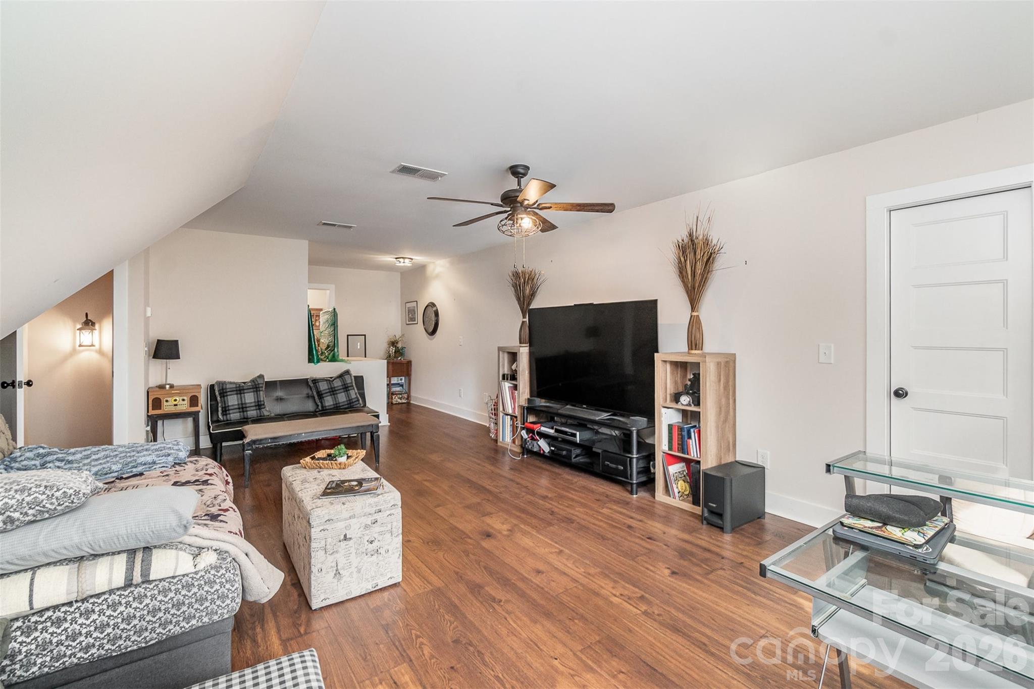 1851 White Fawn Lane