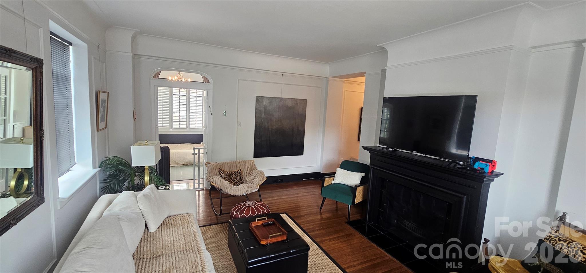 301 W 10th Street W Unit: 206