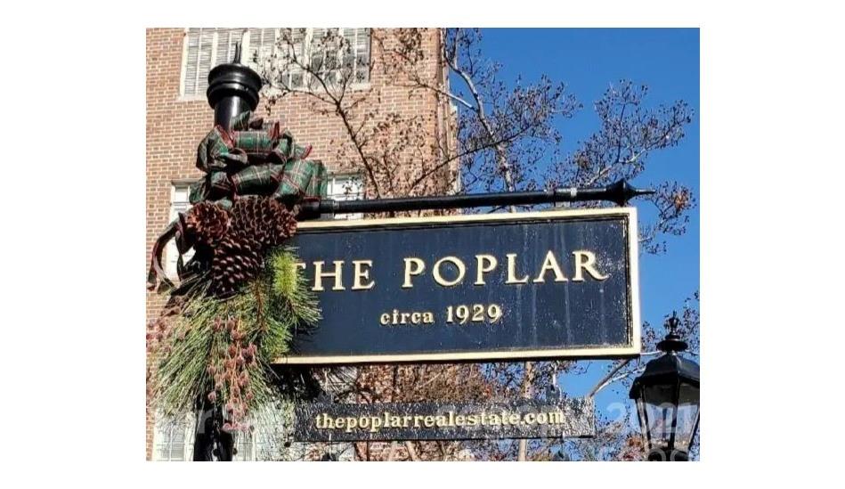 301 W 10th Street W Unit: 206