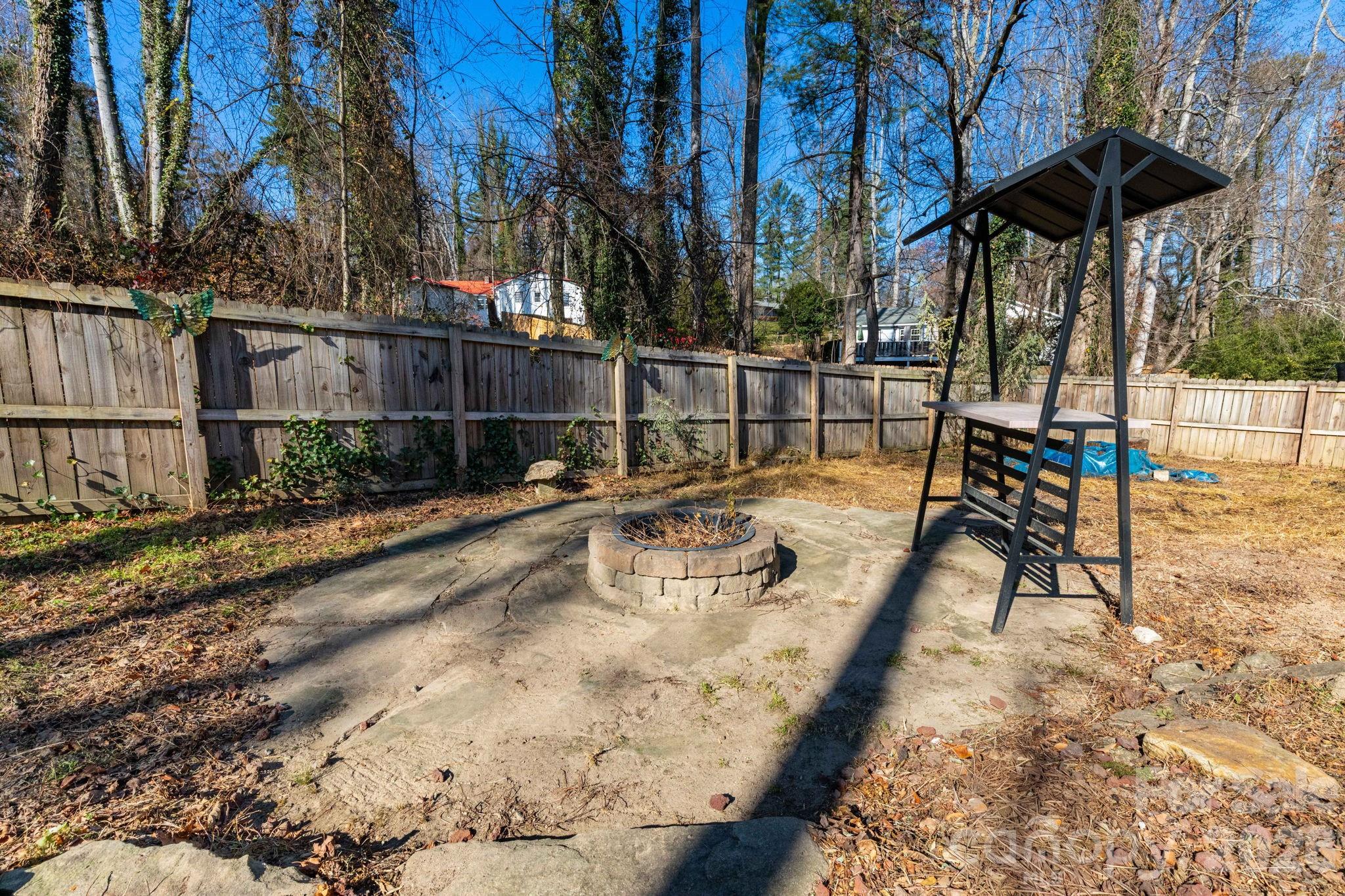 1226 Pinebrook Circle