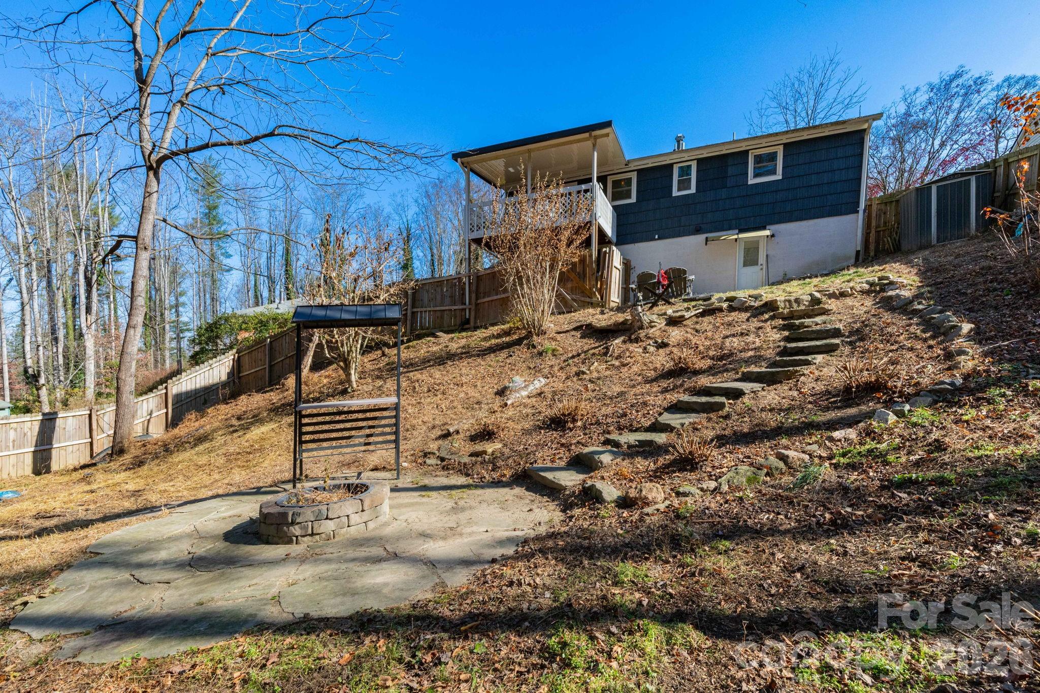 1226 Pinebrook Circle