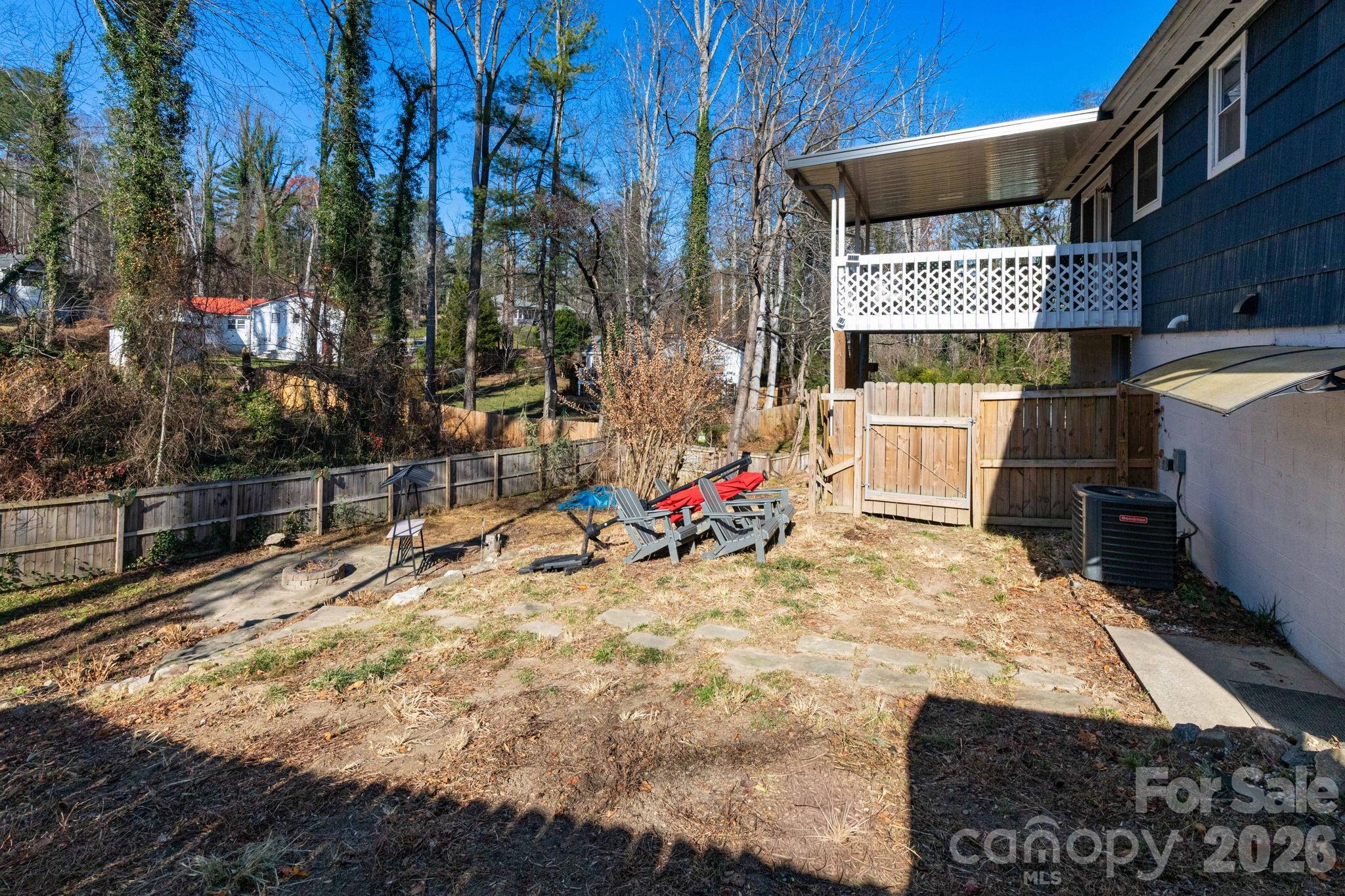 1226 Pinebrook Circle