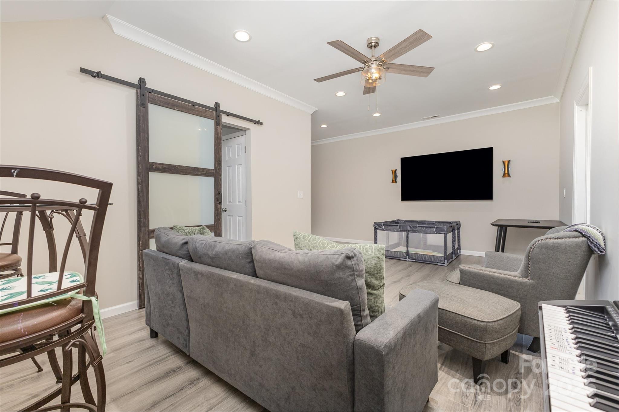 19004 Dry Narrows Way