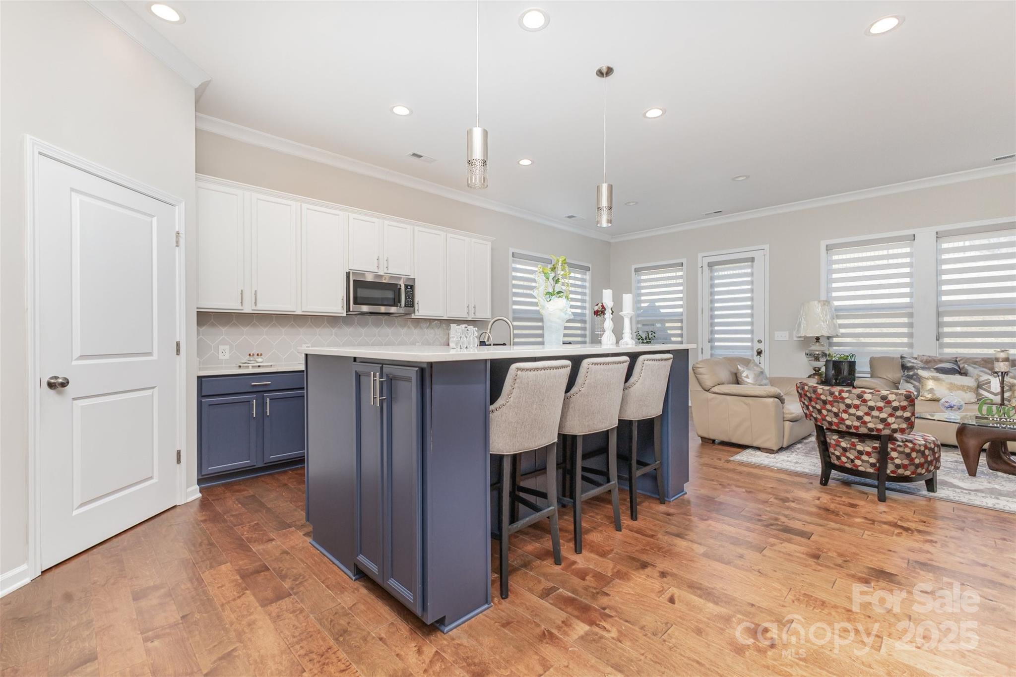 19004 Dry Narrows Way