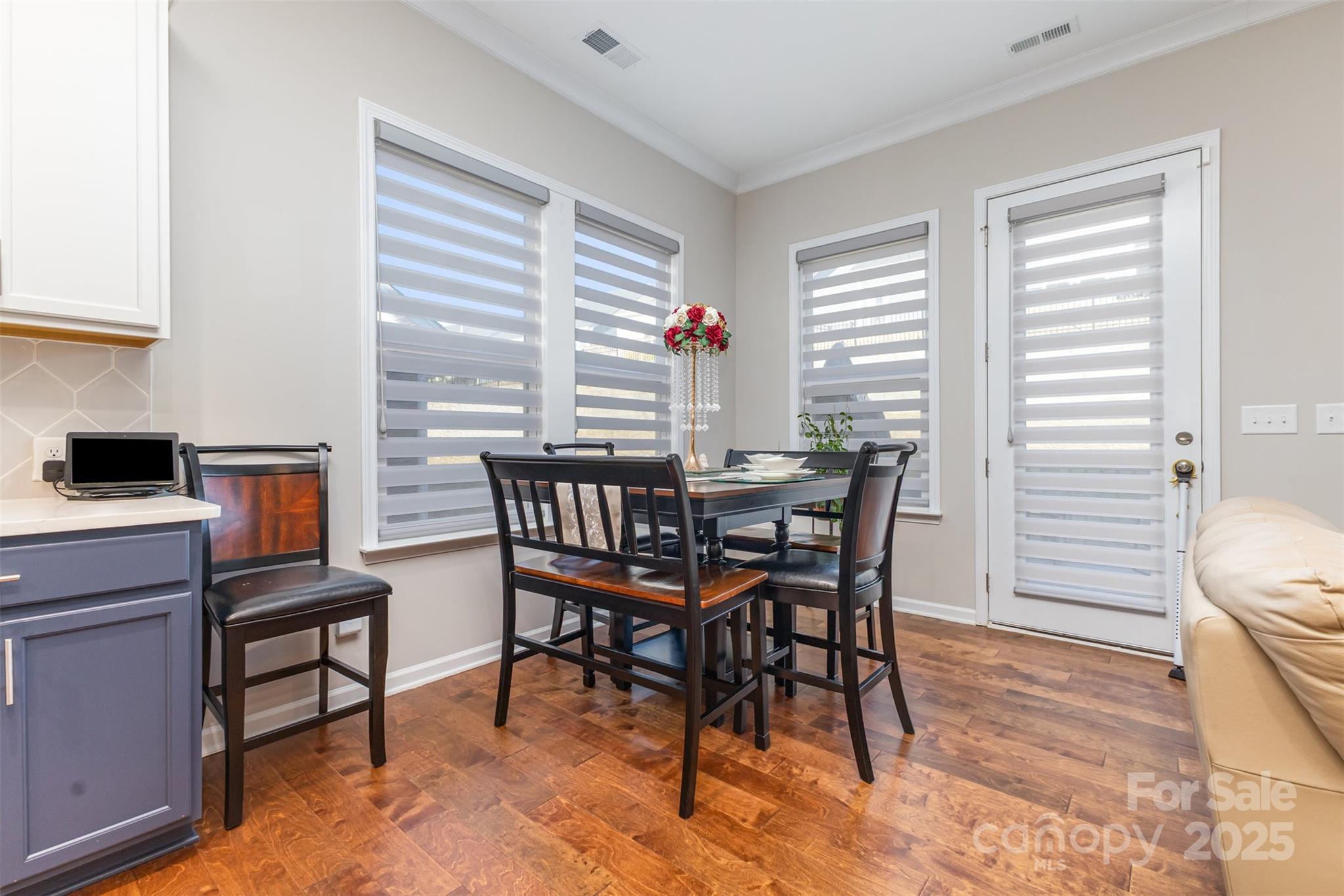 19004 Dry Narrows Way