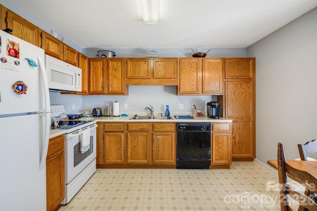 2904 Sagamore Lane