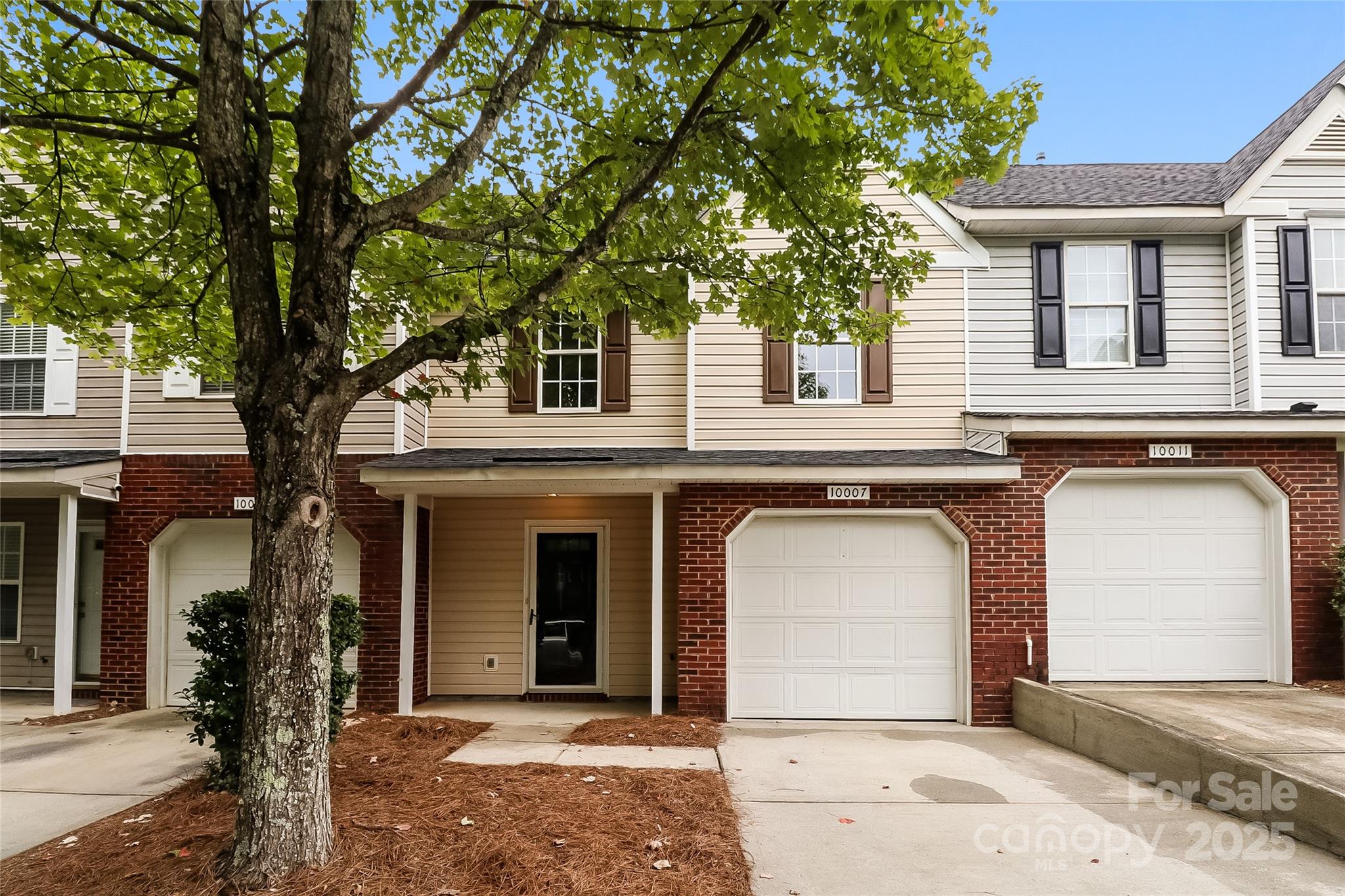 10007 University Park Lane