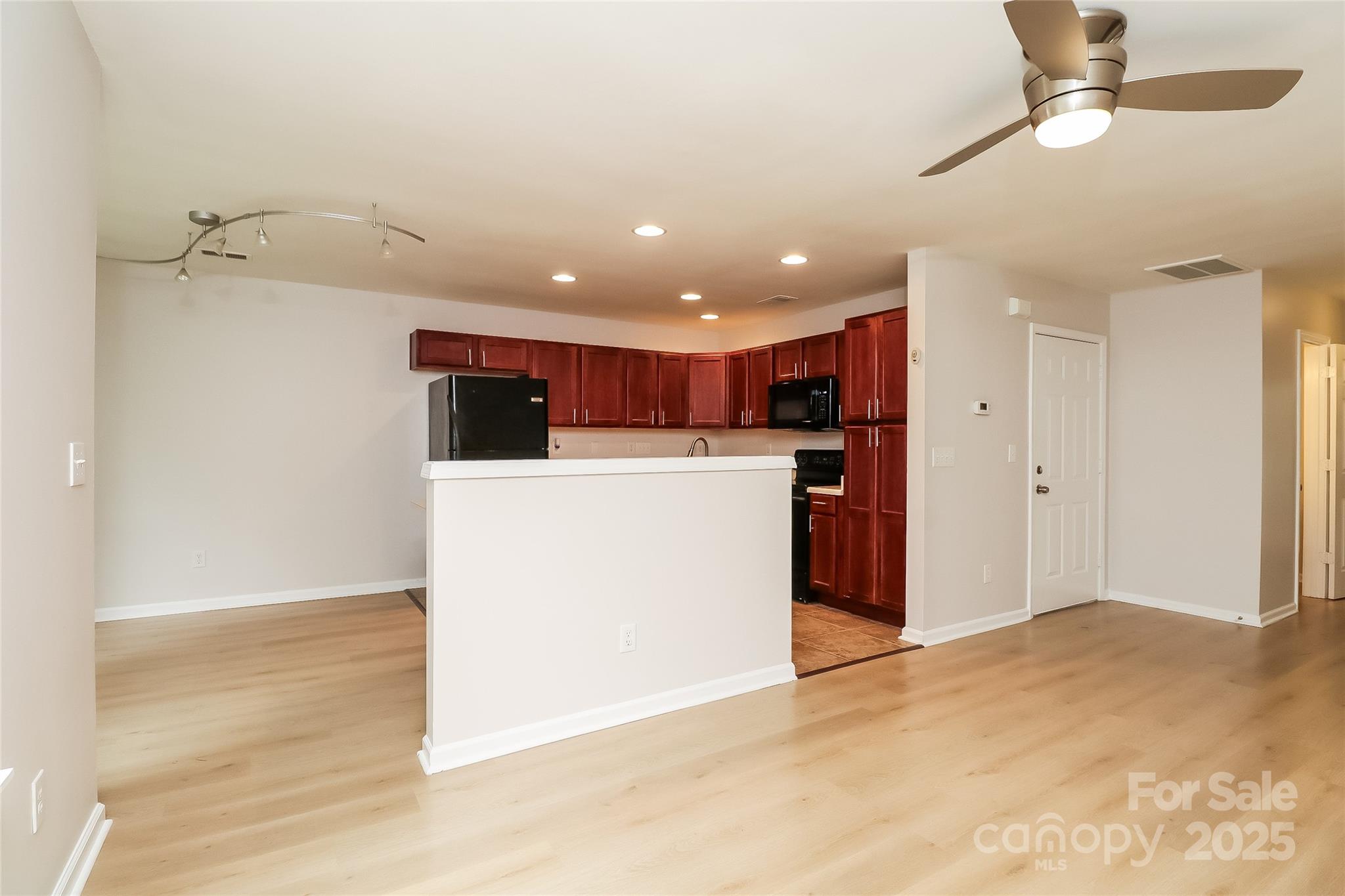 10007 University Park Lane