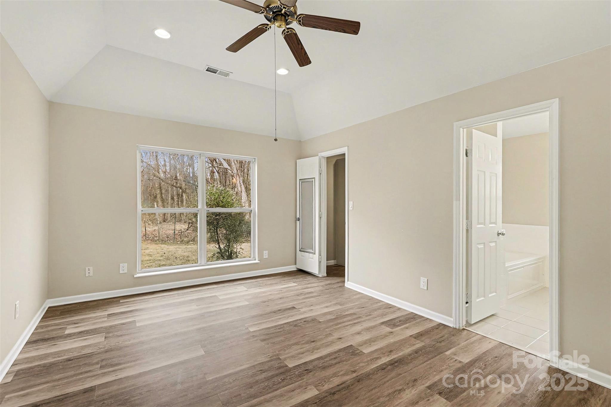 12145 Landing Green Drive