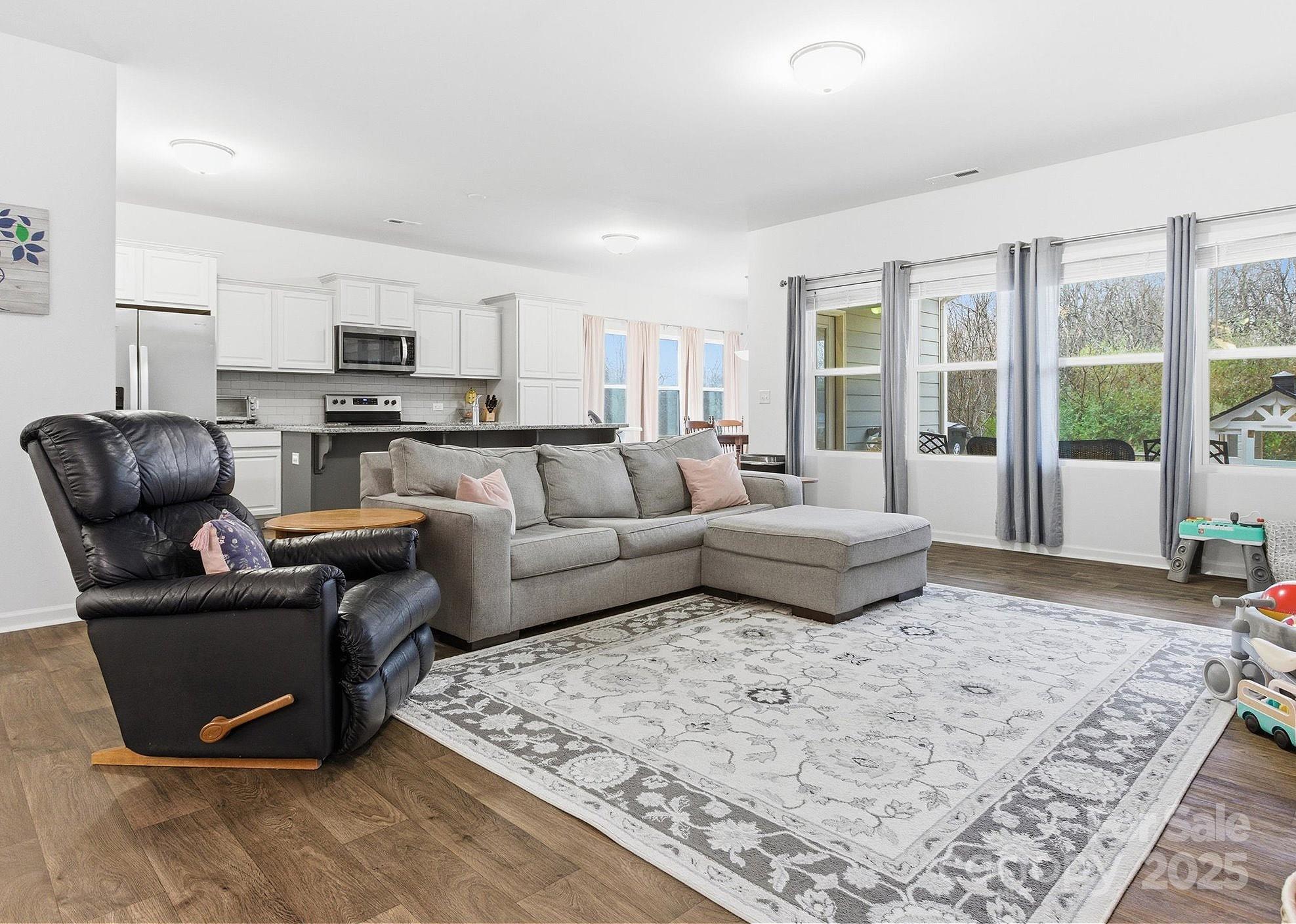 1328 Oakhurst Drive