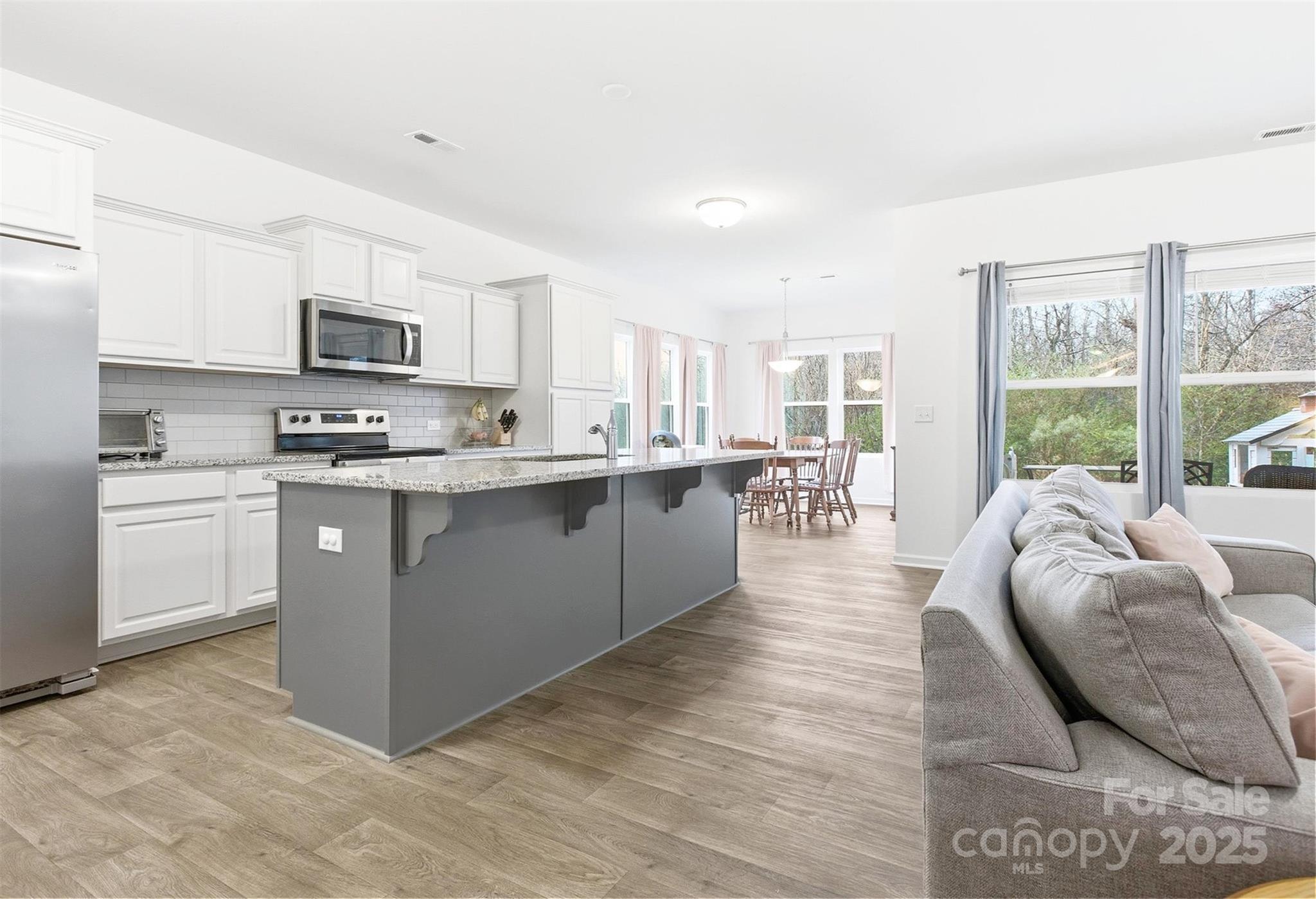 1328 Oakhurst Drive