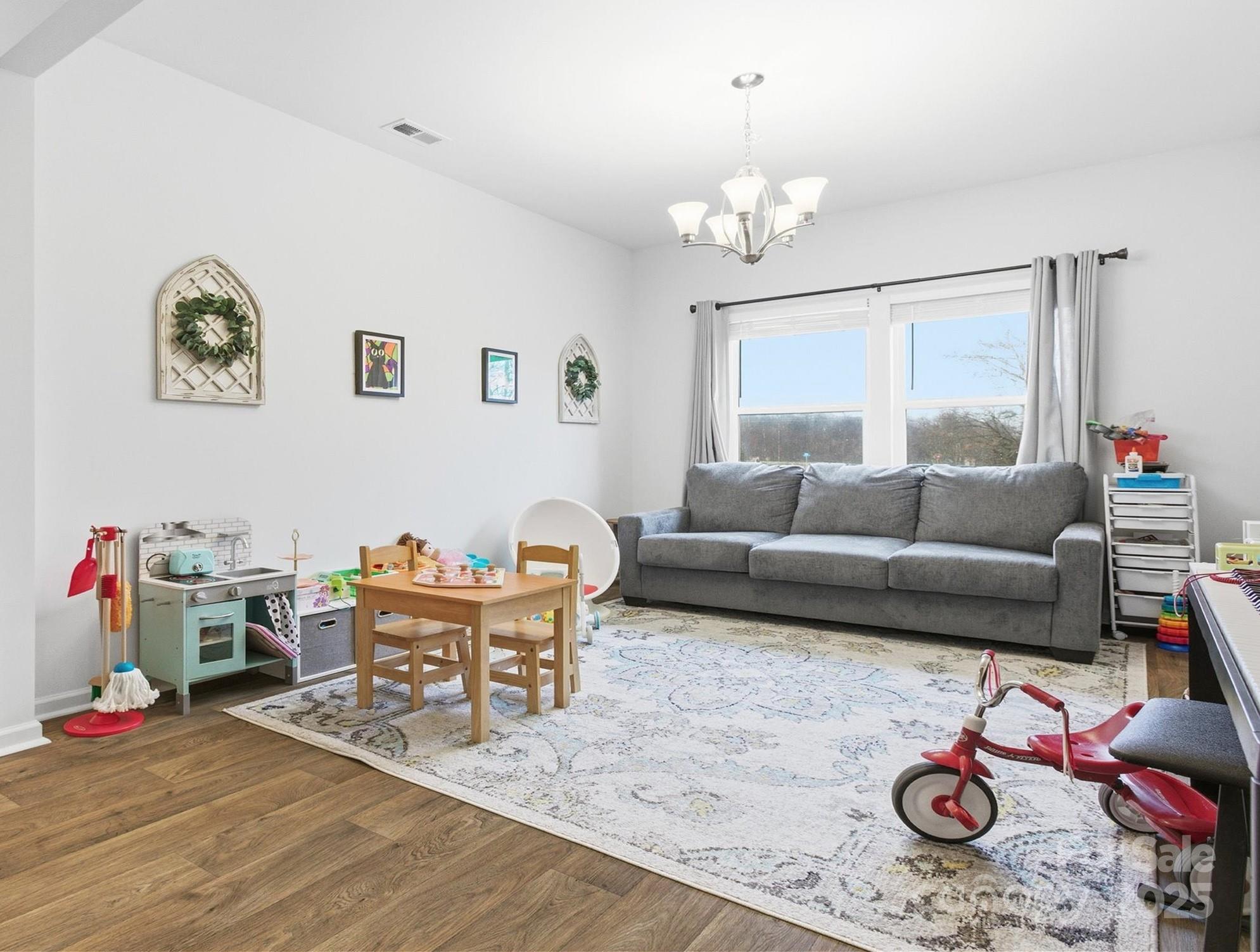 1328 Oakhurst Drive