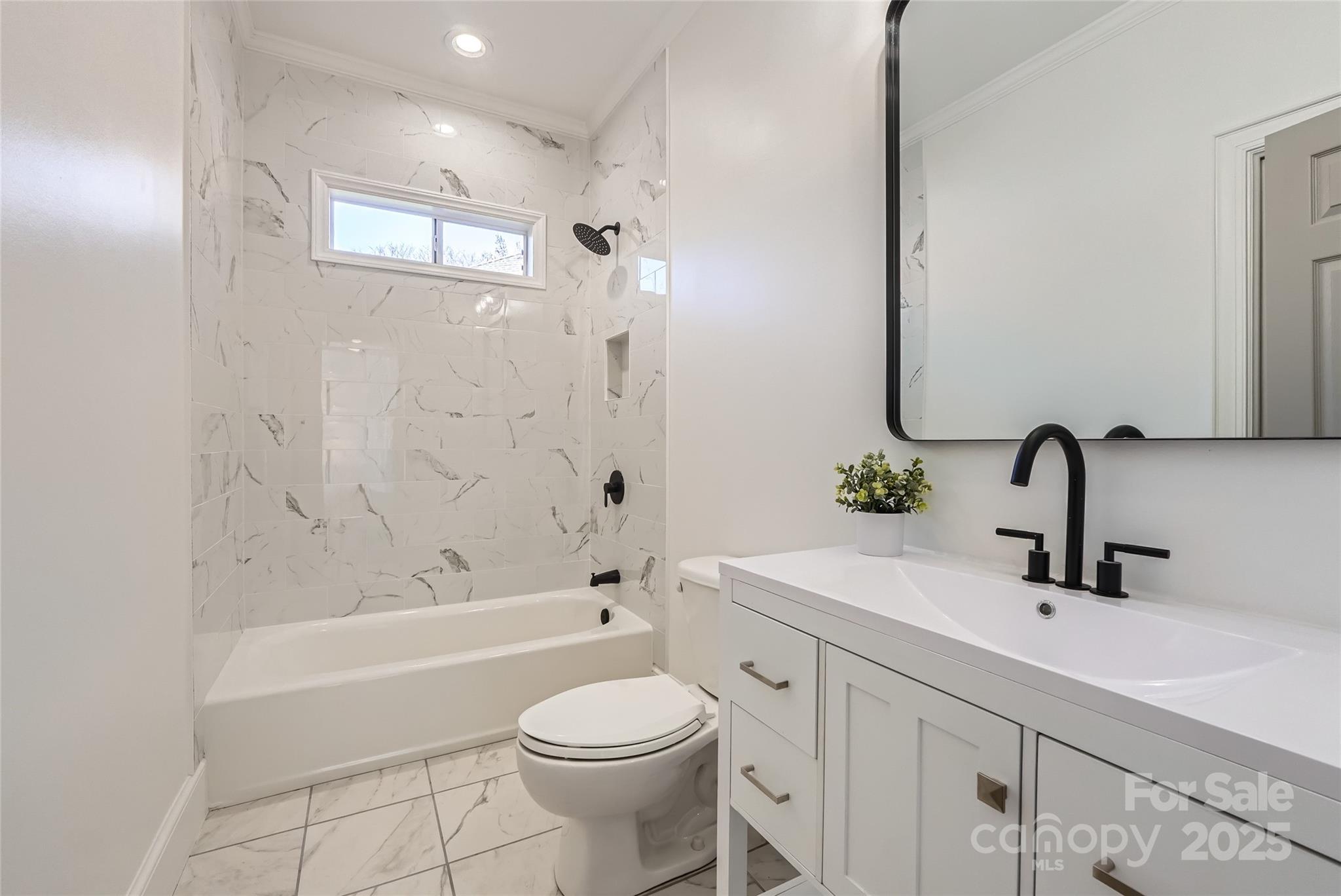18038 Greyfield Glen
