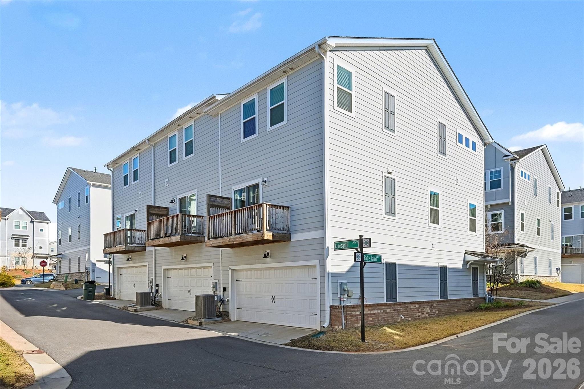 4012 Yucca Alley