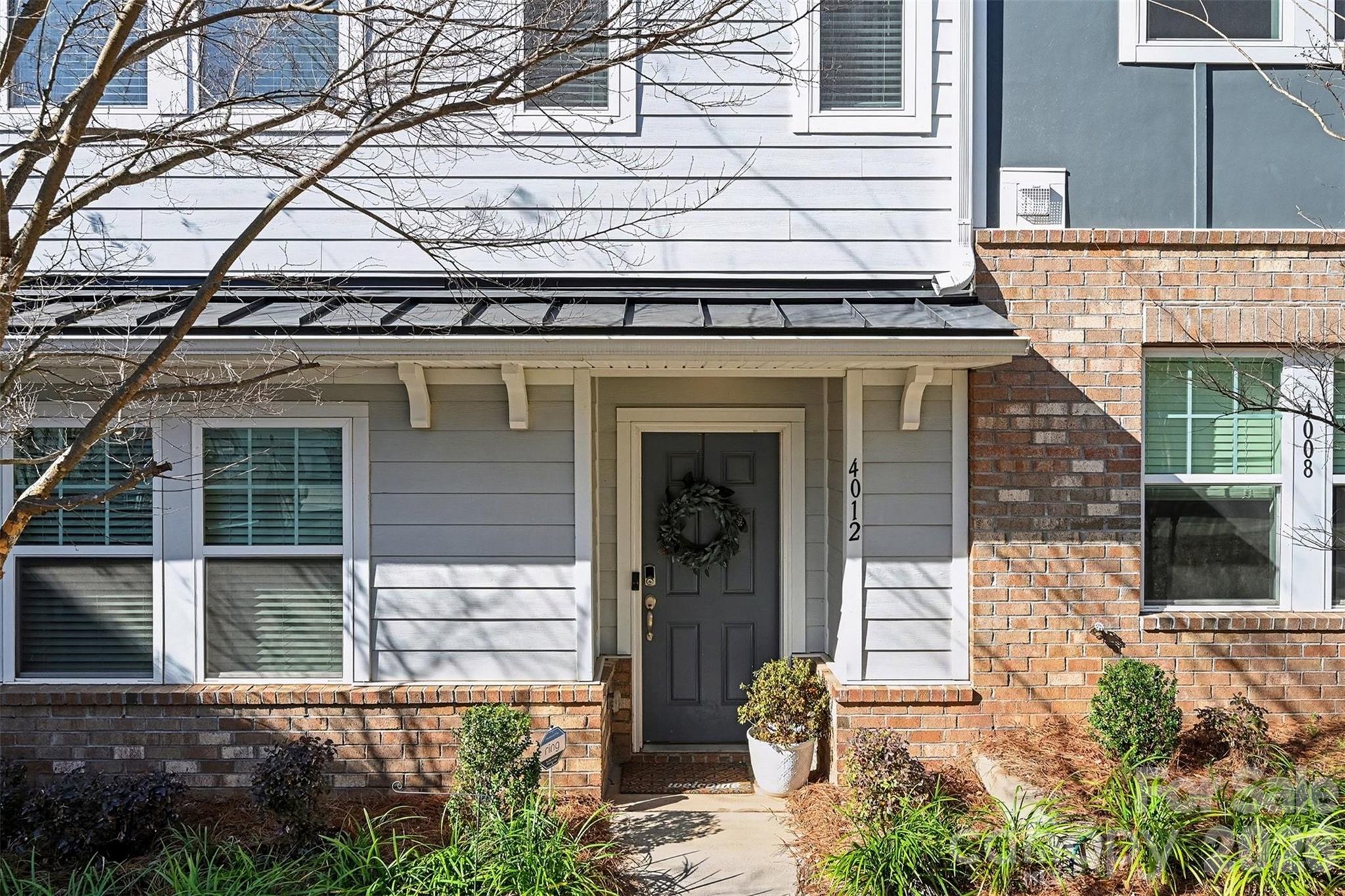 4012 Yucca Alley