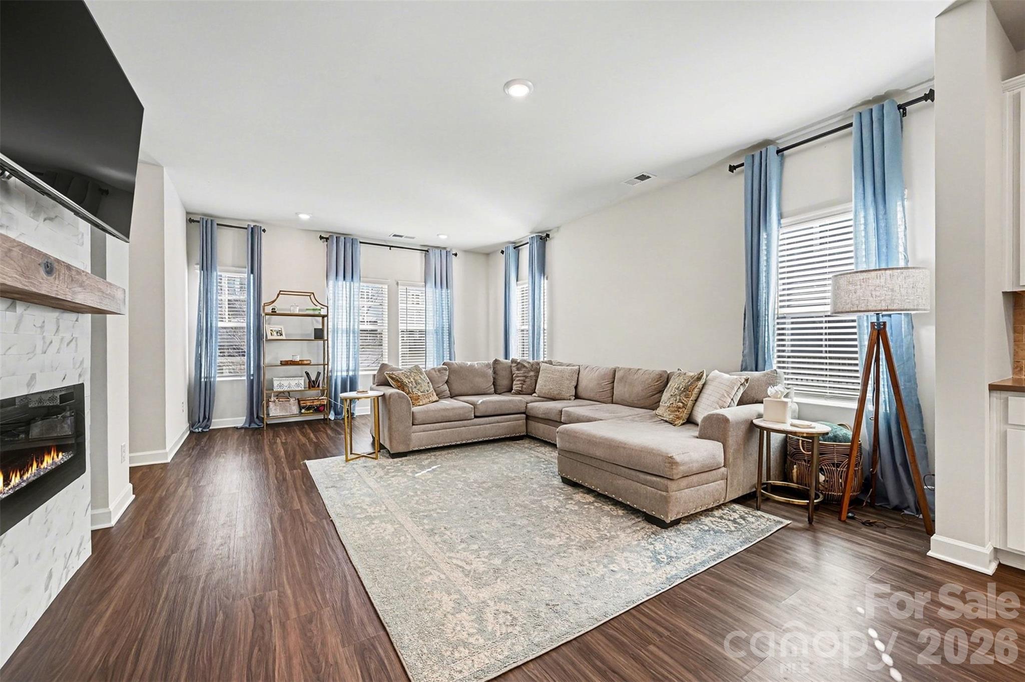 4012 Yucca Alley