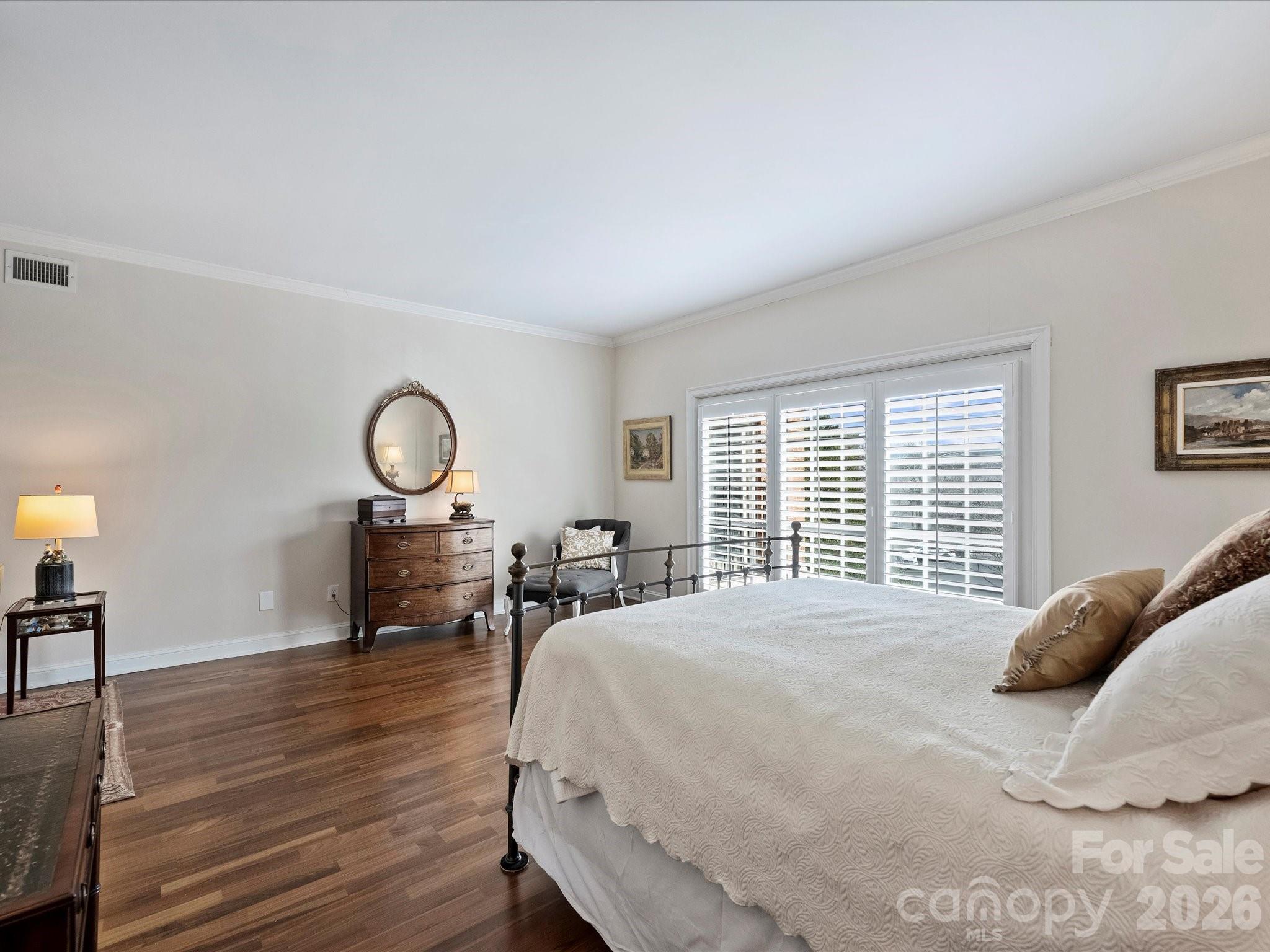 2445 Selwyn Avenue Unit: 202