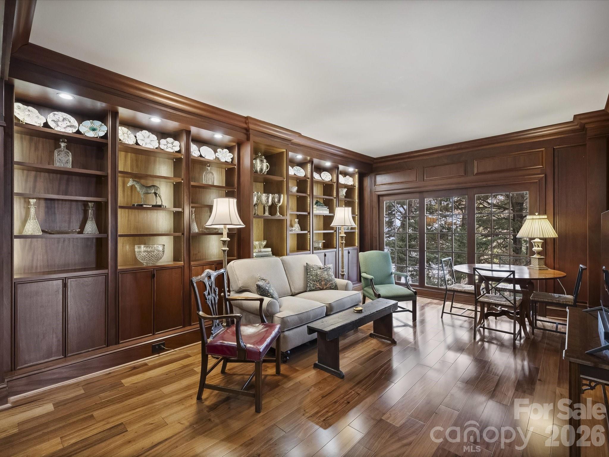 2445 Selwyn Avenue Unit: 202