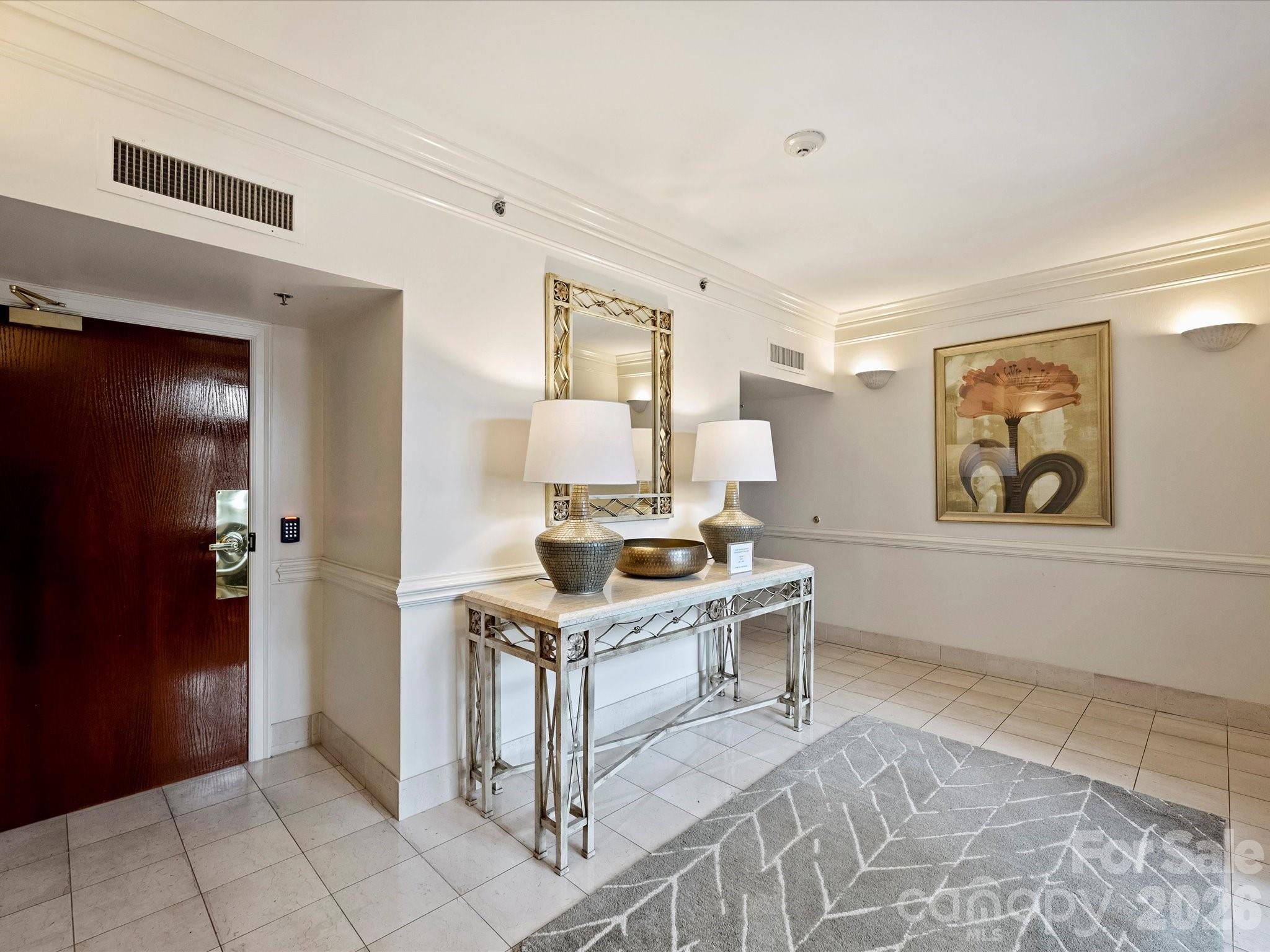 2445 Selwyn Avenue Unit: 202