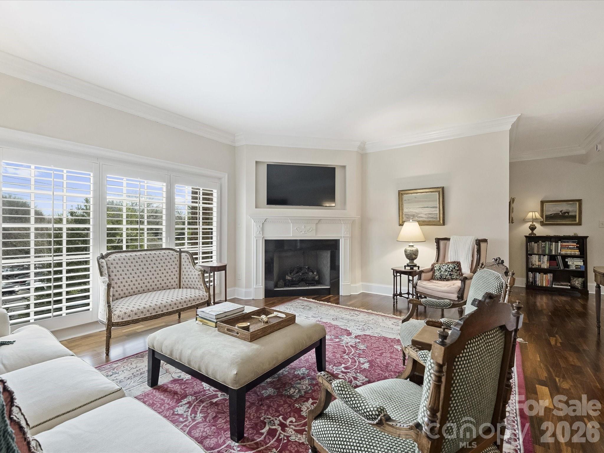 2445 Selwyn Avenue Unit: 202