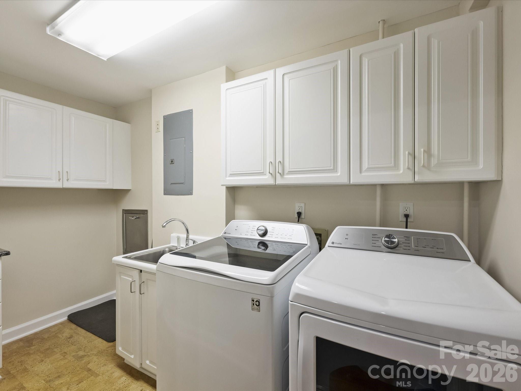 2445 Selwyn Avenue Unit: 202