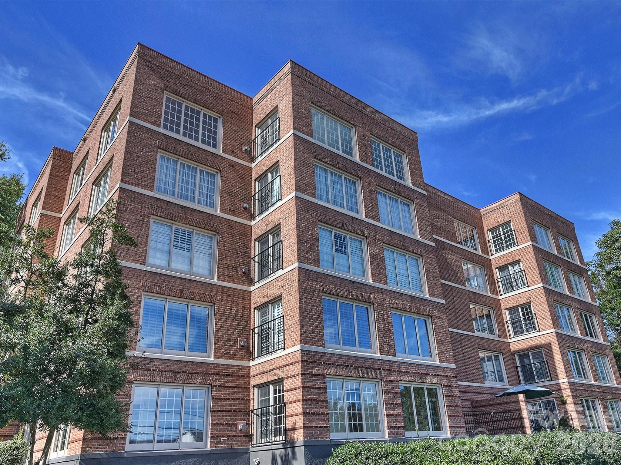 2445 Selwyn Avenue Unit: 202