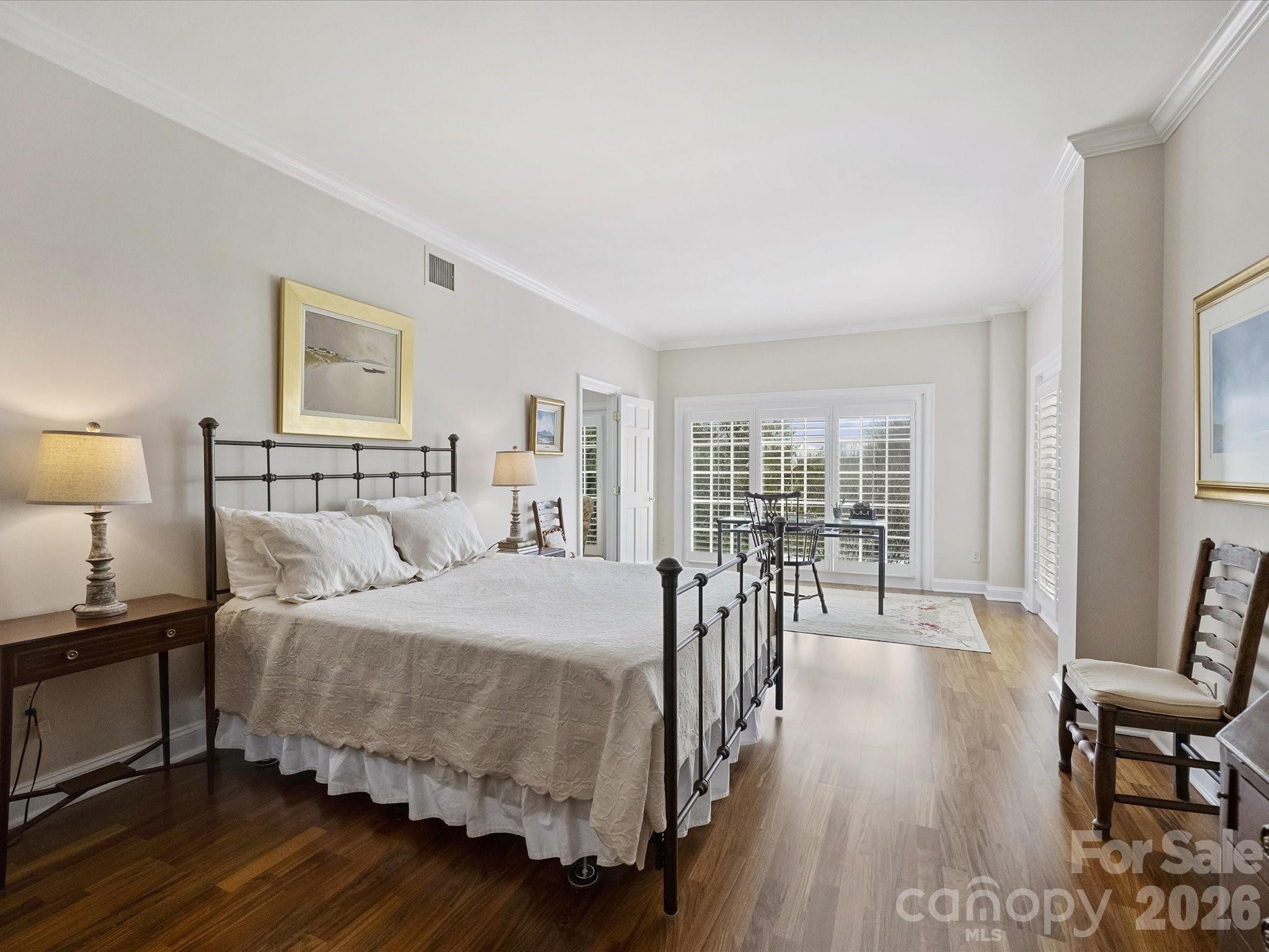 2445 Selwyn Avenue Unit: 202