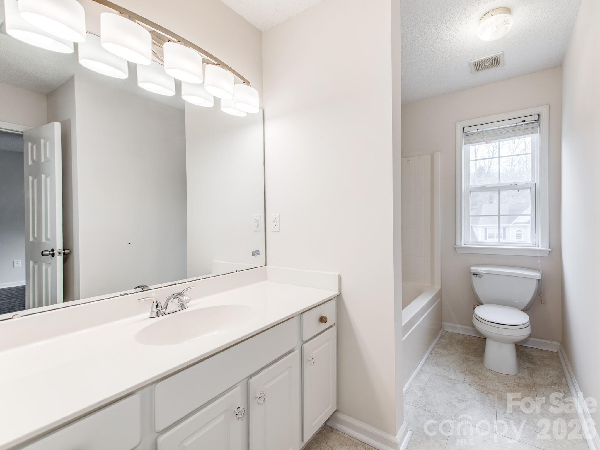 14204 Queens Carriage Place