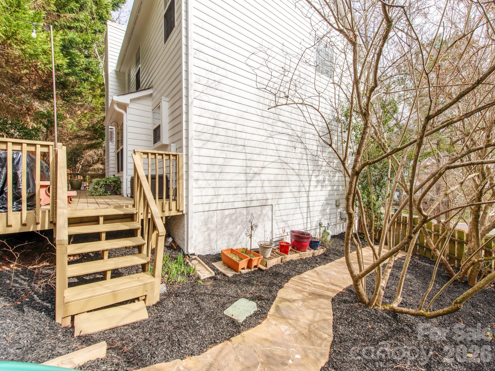 14204 Queens Carriage Place