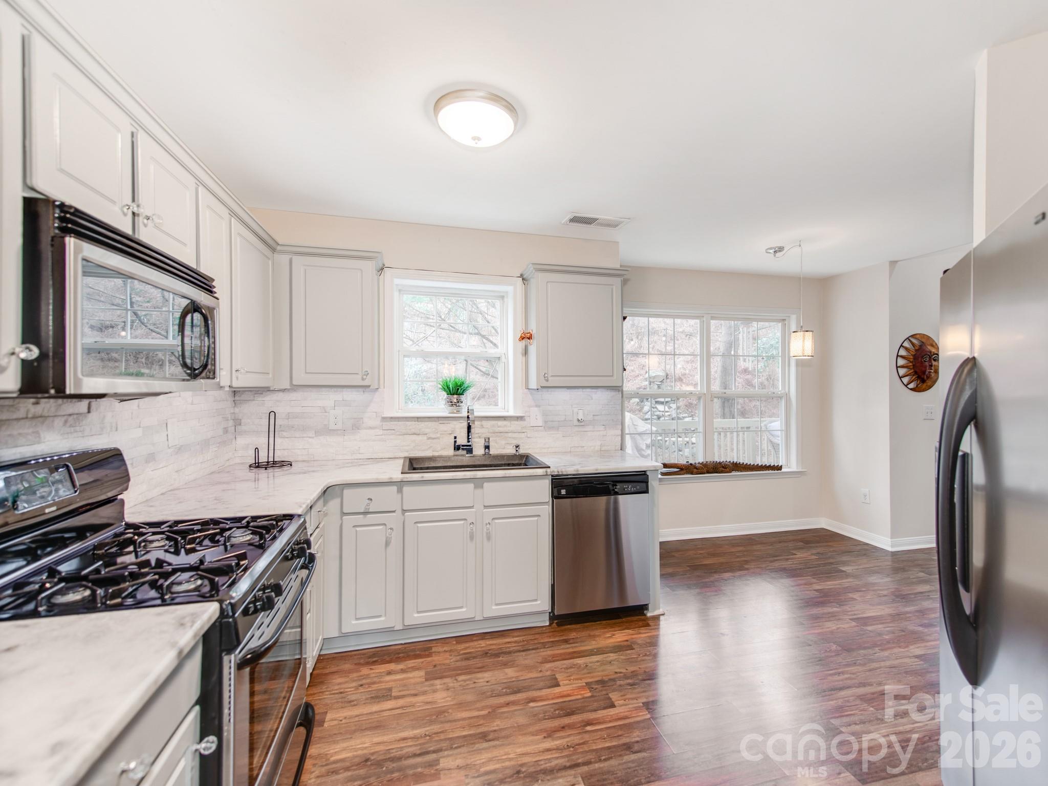 14204 Queens Carriage Place