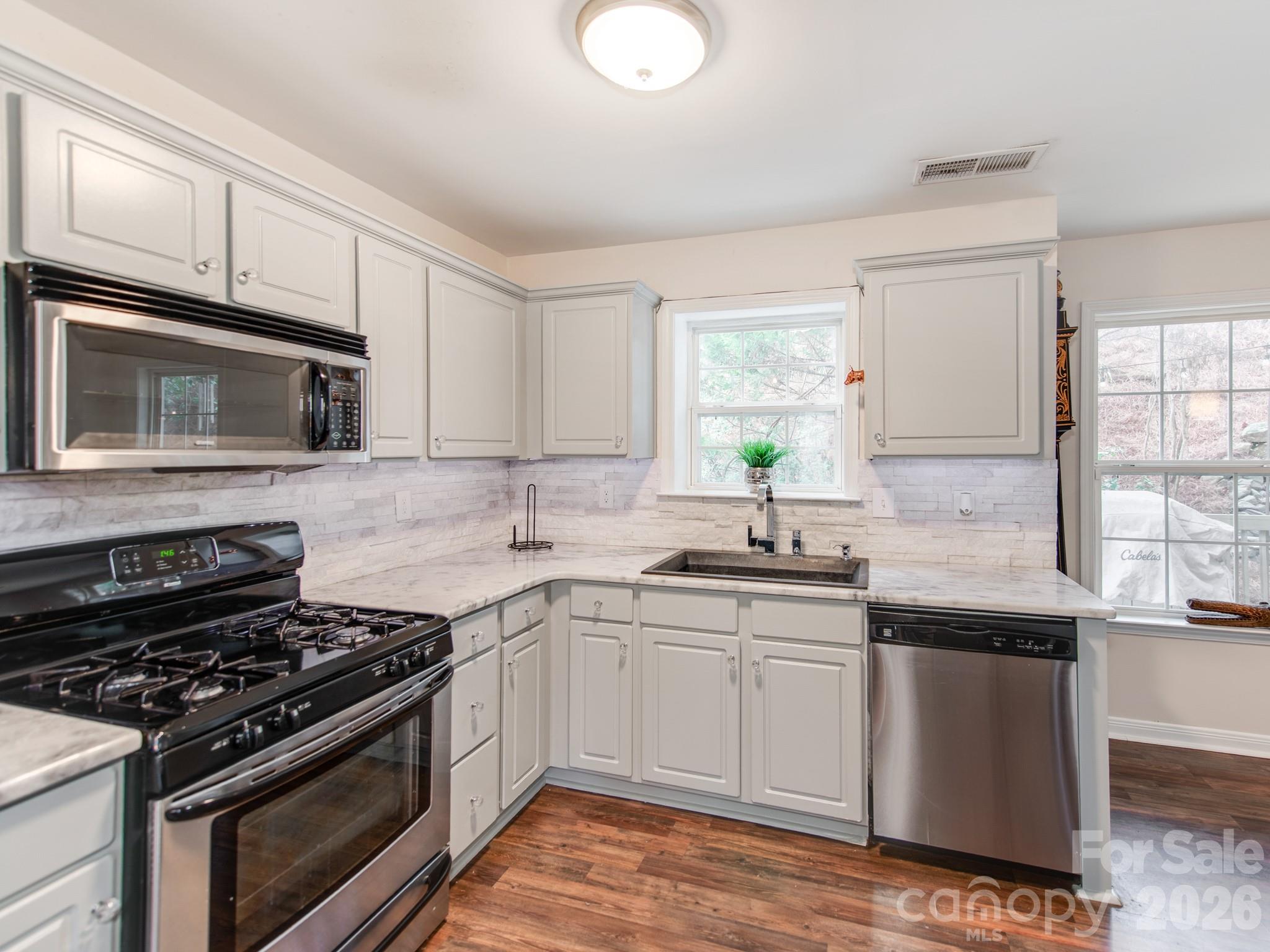 14204 Queens Carriage Place