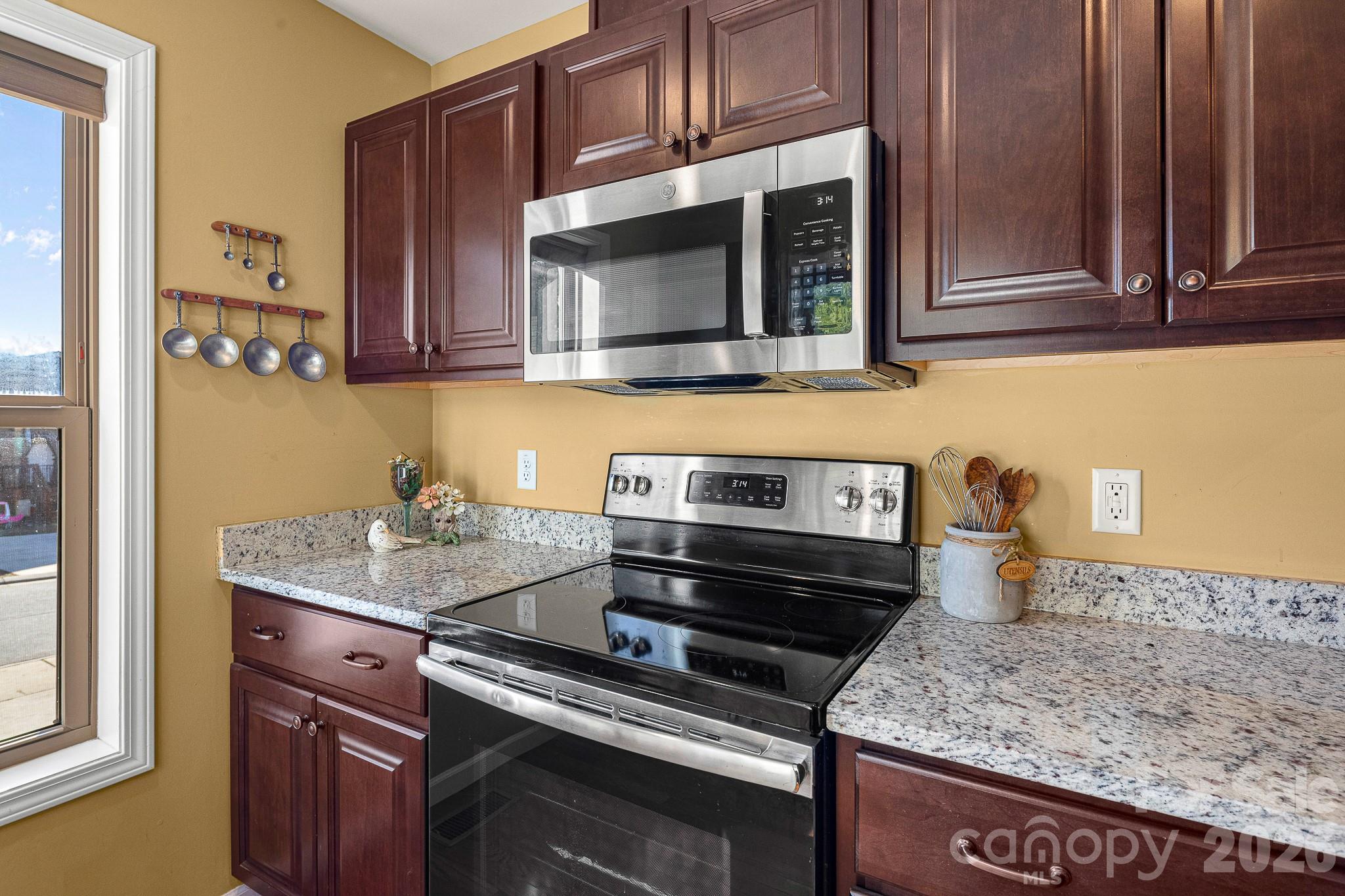 5 Yarrow Meadow Road