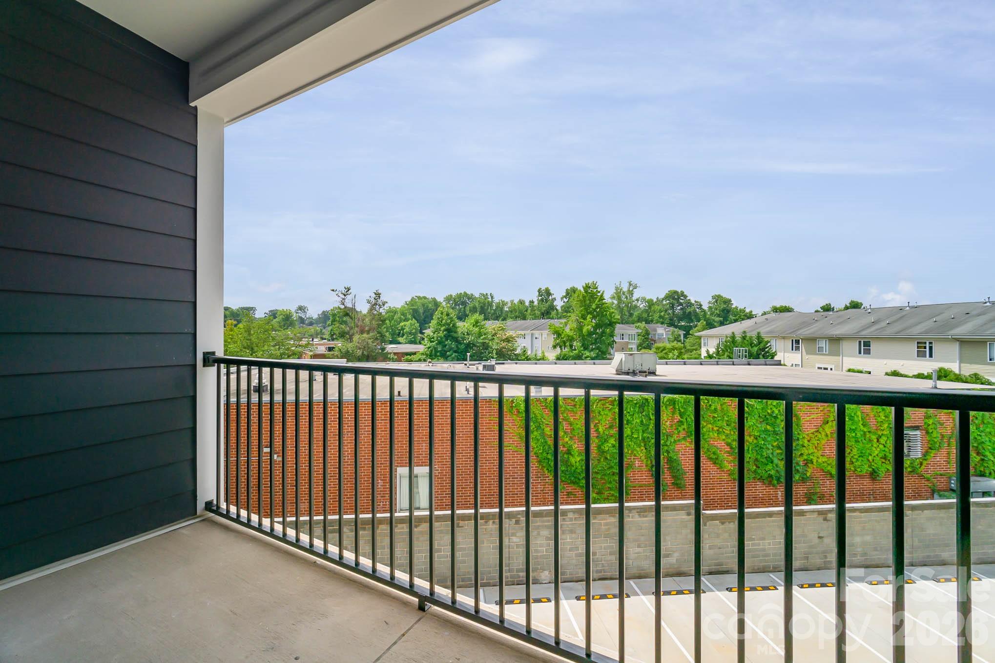 3630 N Davidson Street Unit: 3302
