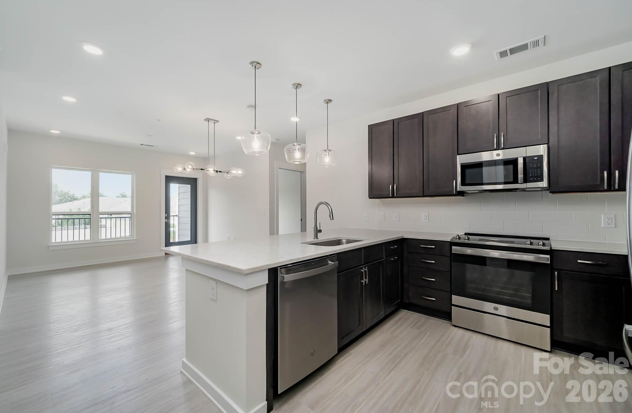 3630 N Davidson Street Unit: 3302