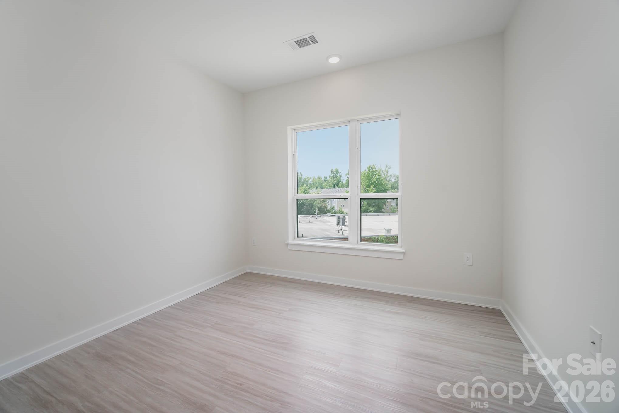 3630 N Davidson Street Unit: 3302