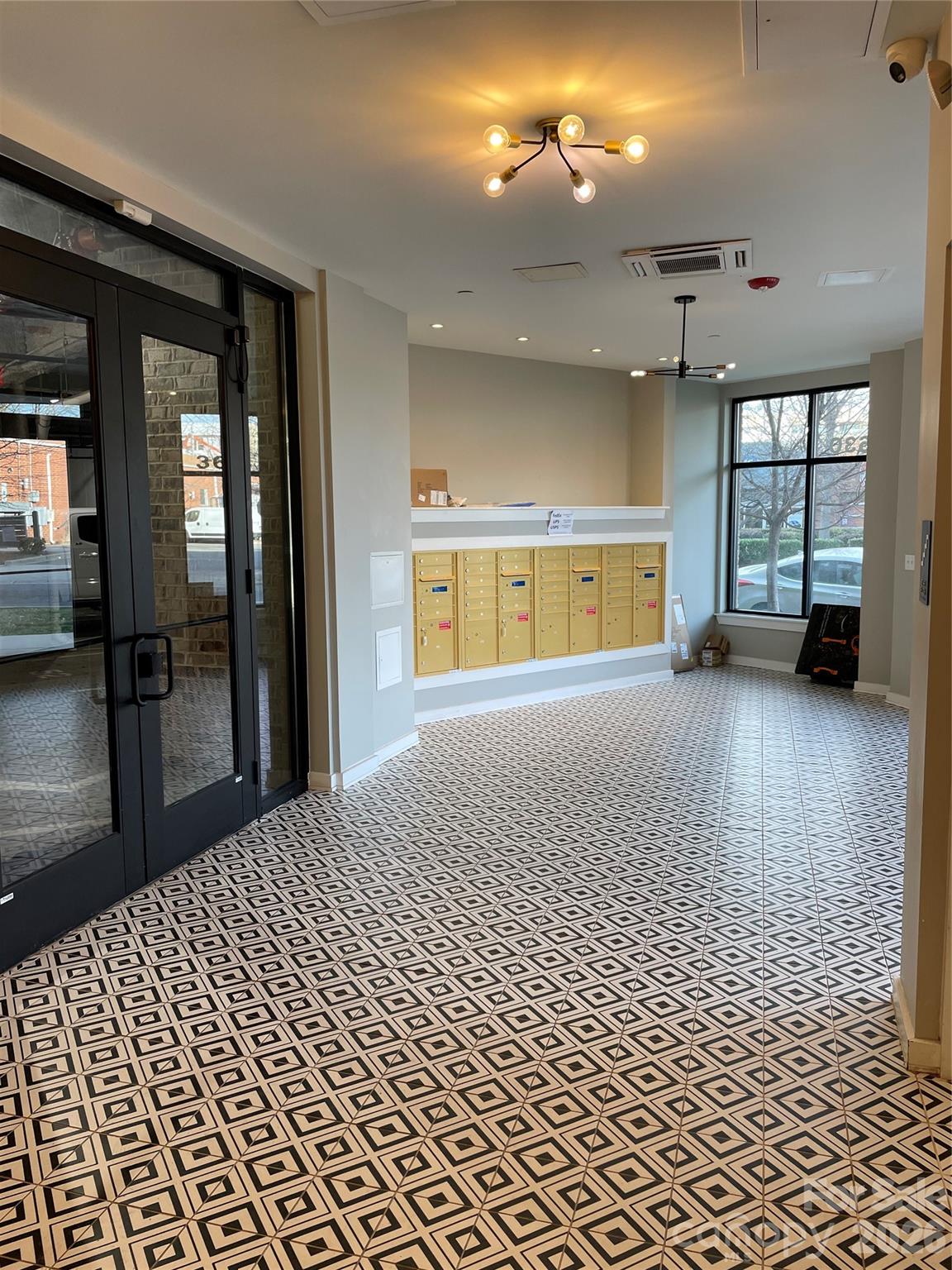 3630 N Davidson Street Unit: 3302