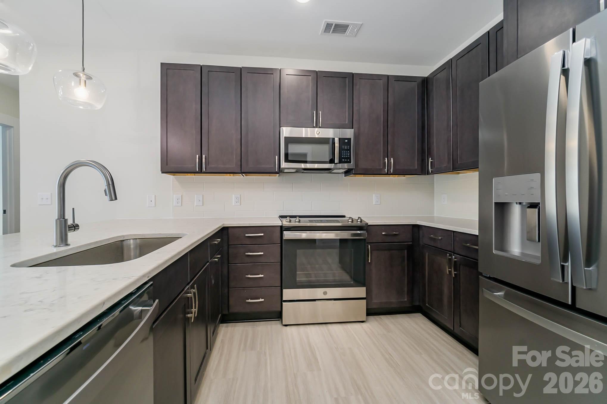 3630 N Davidson Street Unit: 3302
