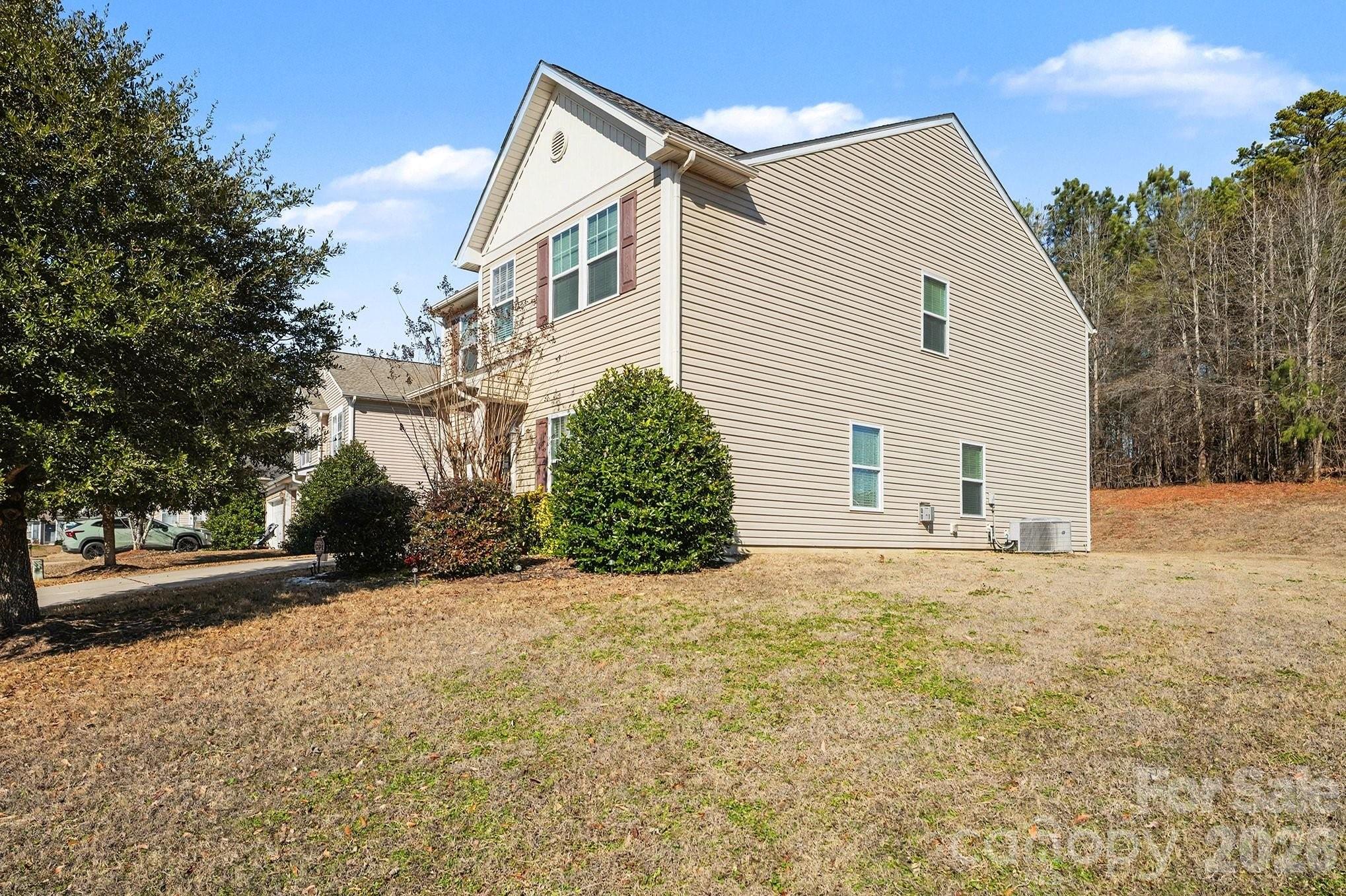 1421 Hyacinthia Lane