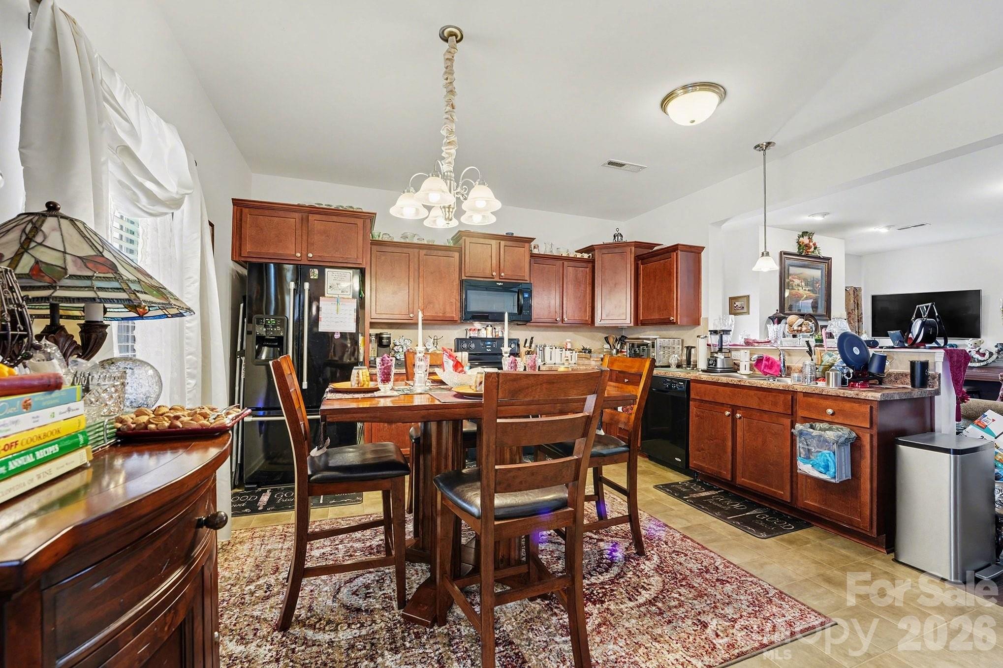1421 Hyacinthia Lane