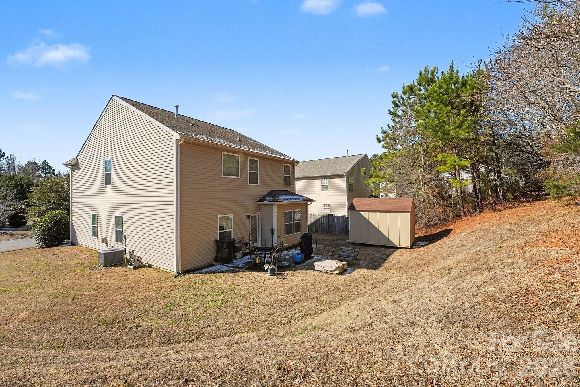 1421 Hyacinthia Lane