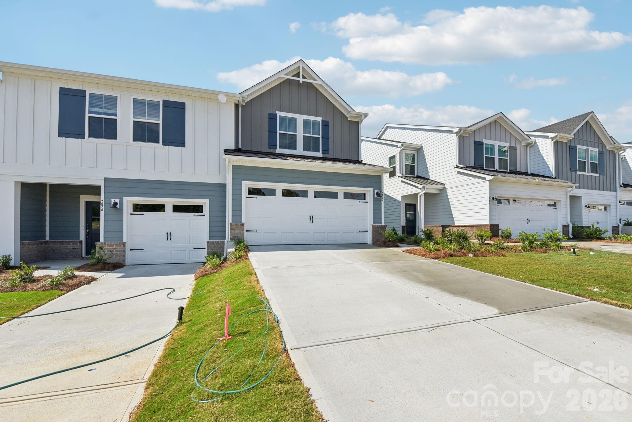 422 Markridge Loop