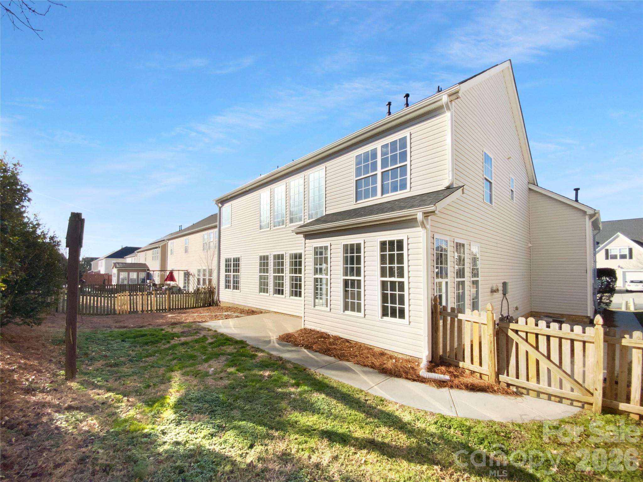 9676 Ravenscroft Lane NW