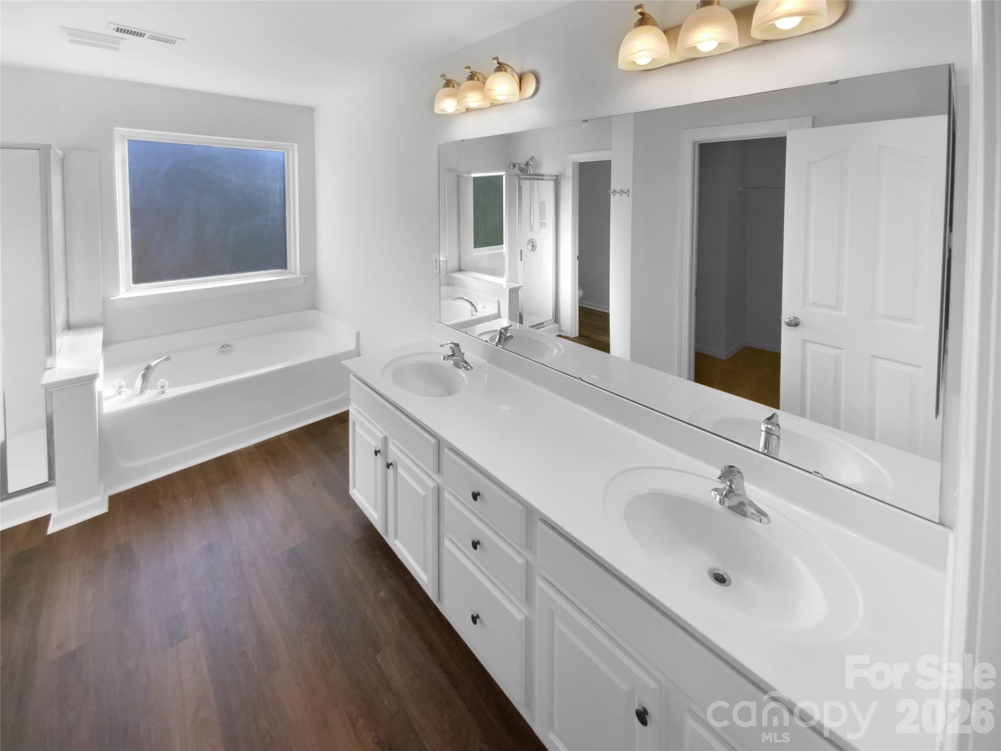 9676 Ravenscroft Lane NW