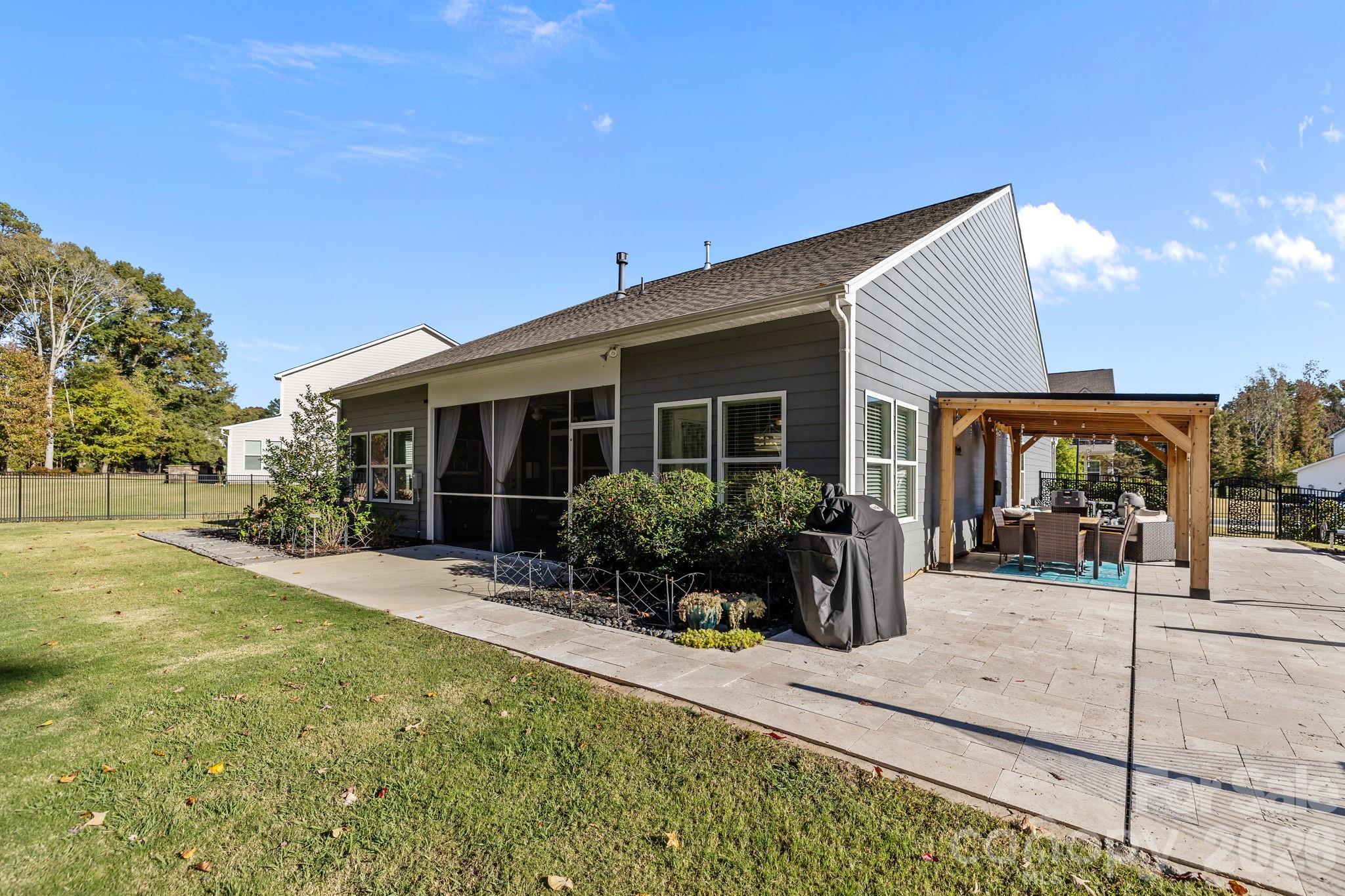 1512 Trevino Way