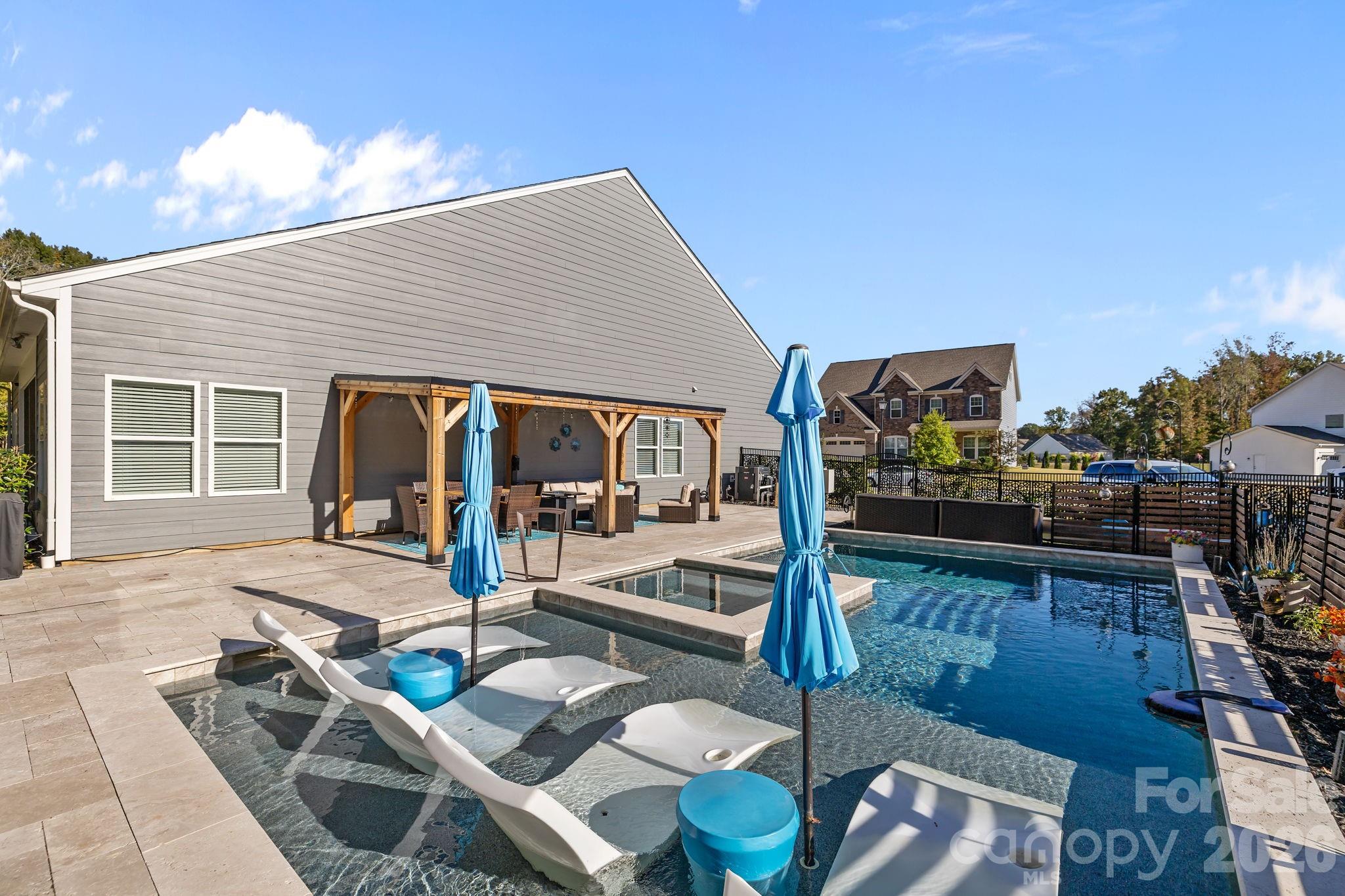 1512 Trevino Way