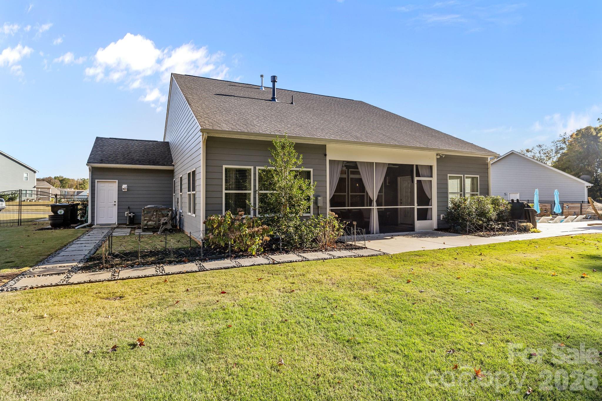 1512 Trevino Way
