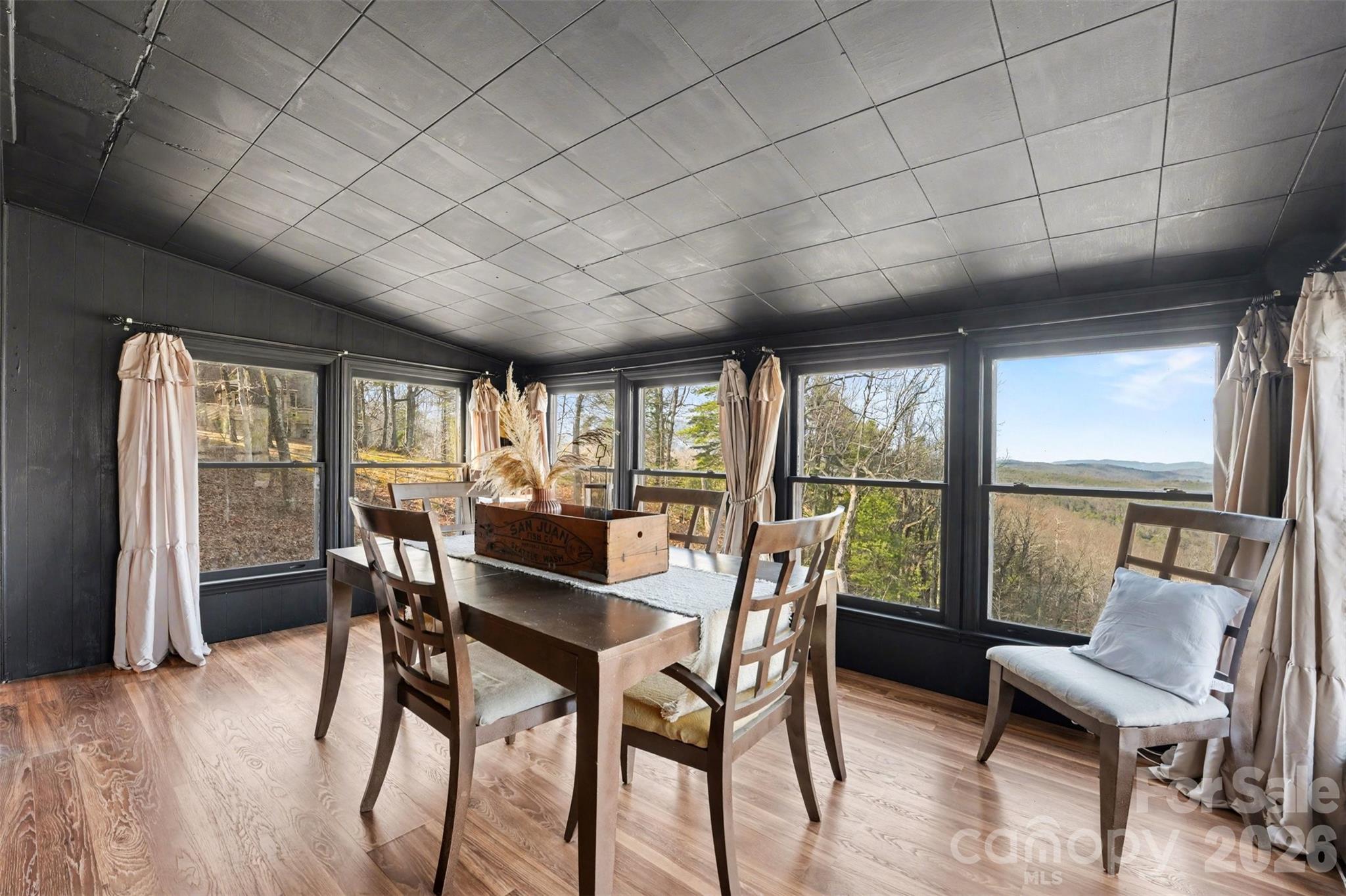 5475 Pine Ridge Drive